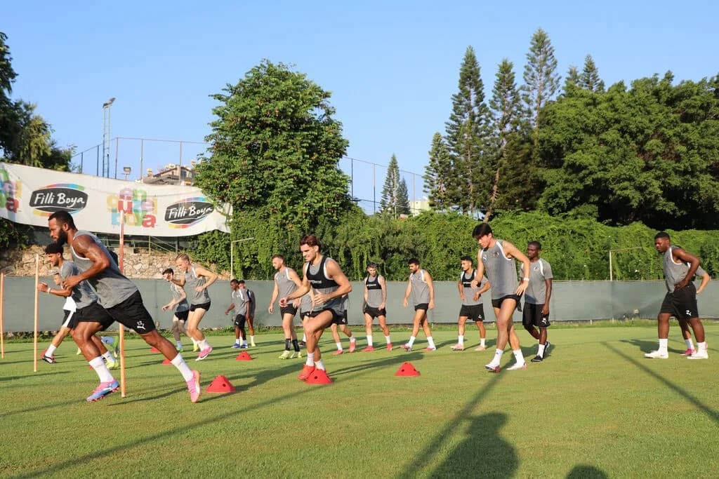 TRENDYOL SÜPER LİG’İN 3. HAFTASINDA DEPLASMANDA EYÜPSPOR İLE KARŞILAŞACAK CORENDON ALANYASPOR, MAÇIN HAZIRLIKLARINA BAŞLADI.