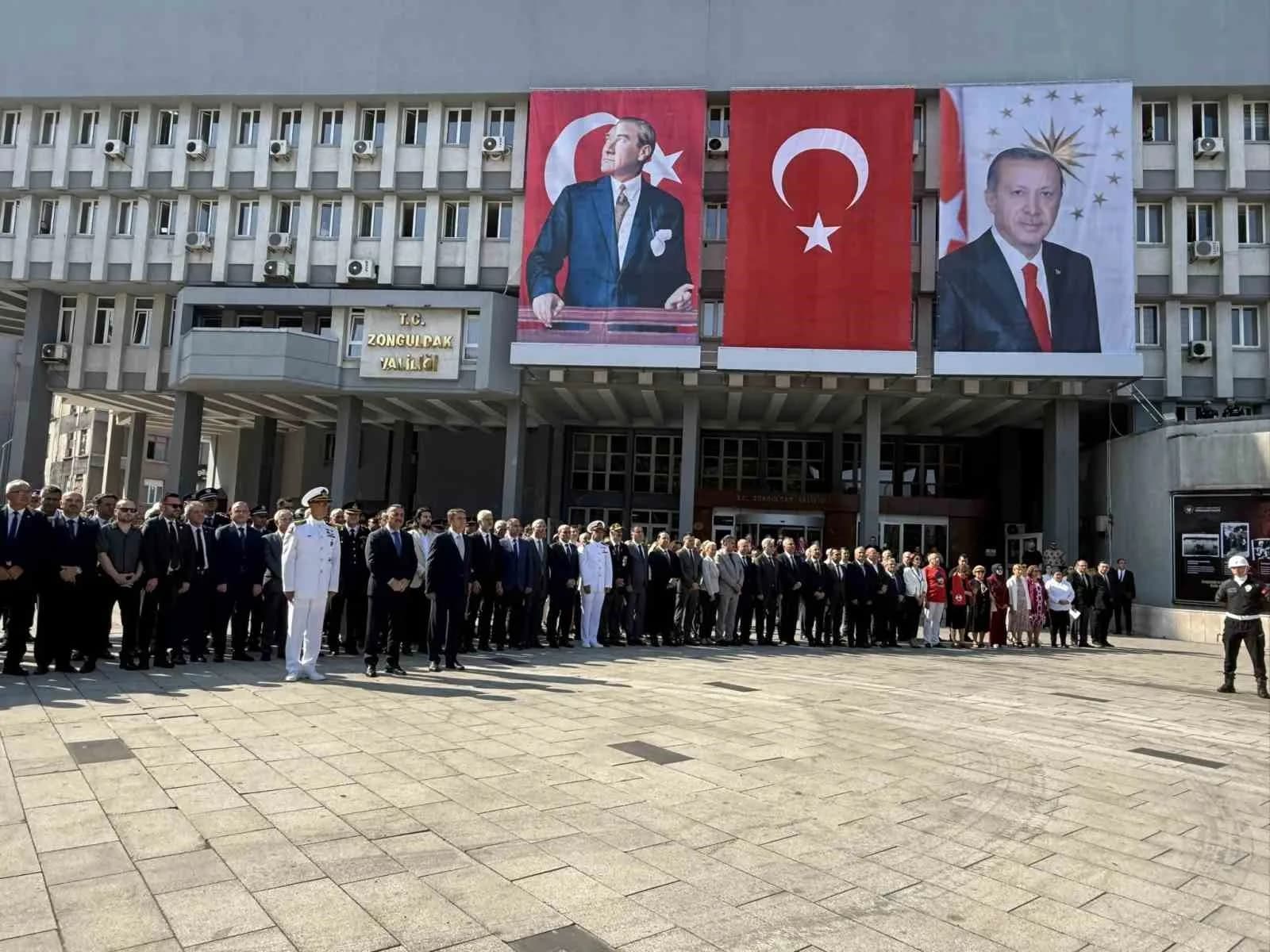 TÜRKİYE CUMHURİYETİ’NİN KURUCUSU GAZİ MUSTAFA KEMAL ATATÜRK’ÜN ZONGULDAK’A GELİŞİNİN 95. YIL DÖNÜMÜ, DÜZENLENEN TÖREN VE ETKİNLİKLERLE KUTLANDI.