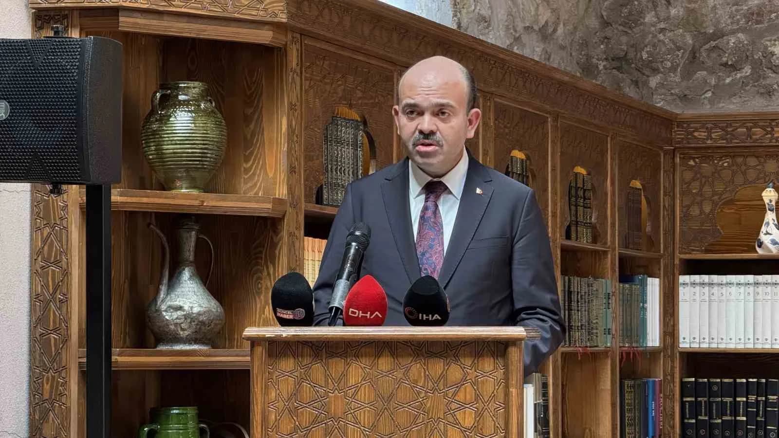 AİLE VE SOSYAL HİZMETLER BAKAN YARDIMCISI ADİL ÇALIŞKAN SEMİNERDE KONUŞMA YAPTI.