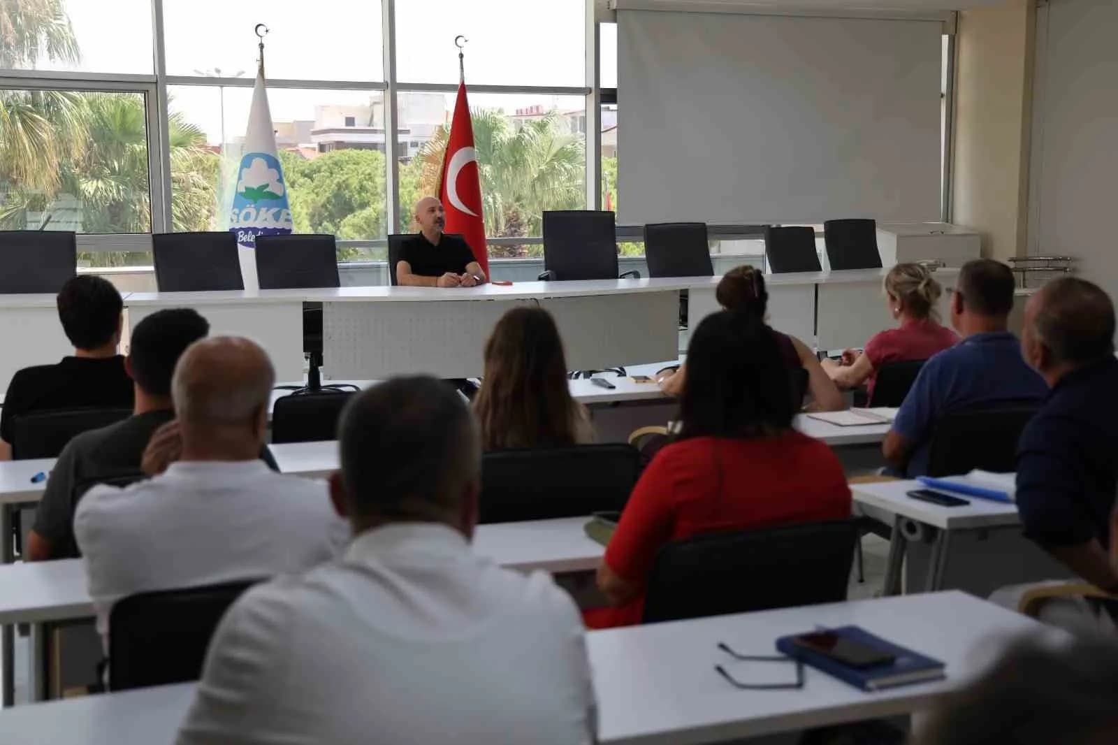 BAŞKAN DAİRE MÜDÜRLERİYLE BİR ARADA