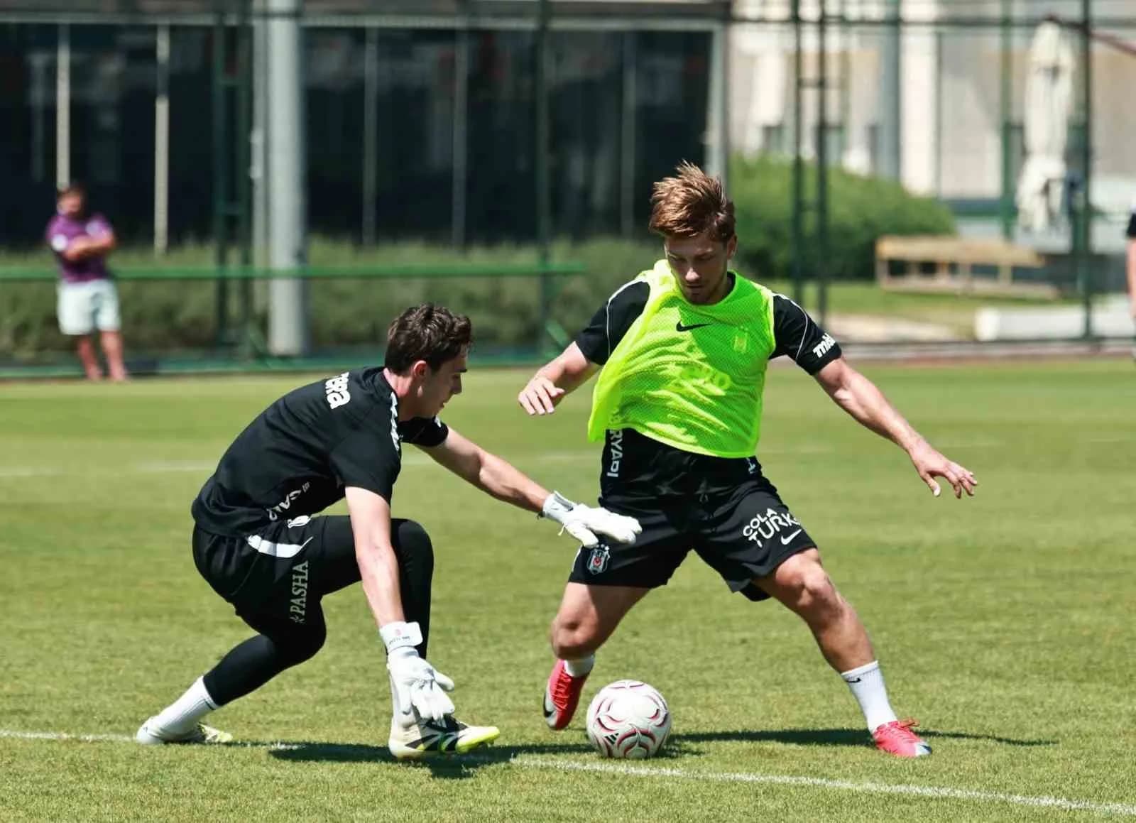 BEŞİKTAŞ, TRENDYOL SÜPER LİG'İN 2. HAFTASINDA DEPLASMANDA CORENDON ALANYASPOR İLE OYNAYACAĞI KARŞILAŞMANIN HAZIRLIKLARINA, ARA VERMEDEN BUGÜN YAPTIĞI ANTRENMANLA BAŞLADI.