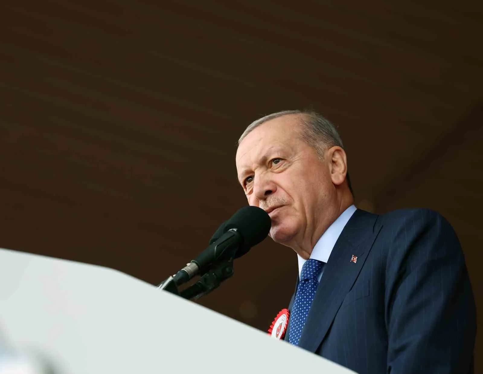 CUMHURBAŞKANI RECEP TAYYİP ERDOĞAN, ANKARA’DA MİLLİ SAVUNMA ÜNİVERSİTESİ HARP OKULLARI DİPLOMA ALMA VE SANCAK DEVİR TESLİM TÖRENİ’NE KATILDI.