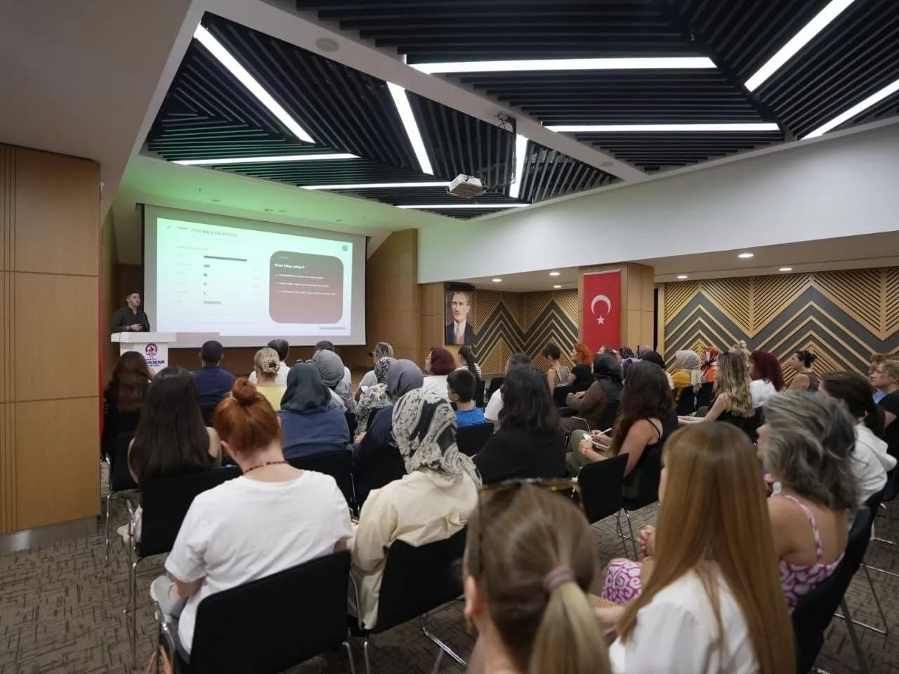"ÜRETEN KADINLARIN E-TİCARET YOLCULUĞU" PROJESİ KAPSAMINDA, DENİZLİ BÜYÜKŞEHİR BELEDİYESİ KENT KONSEYİ, GÜNEY EGE KALKINMA AJANSI (GEKA) VE TRENDYOL İŞ BİRLİĞİYLE DÜZENLENEN "GİRİŞİMCİ KADINLAR ETSY İLE DÜNYAYA AÇILIYOR" EĞİTİM PROGRAMI BAŞARIYLA TAMAMLANDI.