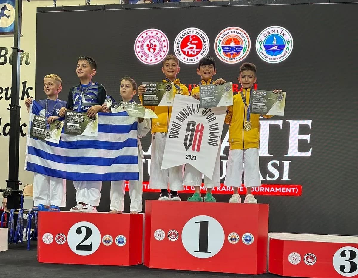 TURNUVADA MÜCADELE EDEN DÜZCE SABRİ KIROĞLU SPOR KULÜBÜ SPORCULARI, ELDE ETTİKLERİ DERECELERLE ÖNEMLİ BİR BAŞARIYA İMZA ATTI.