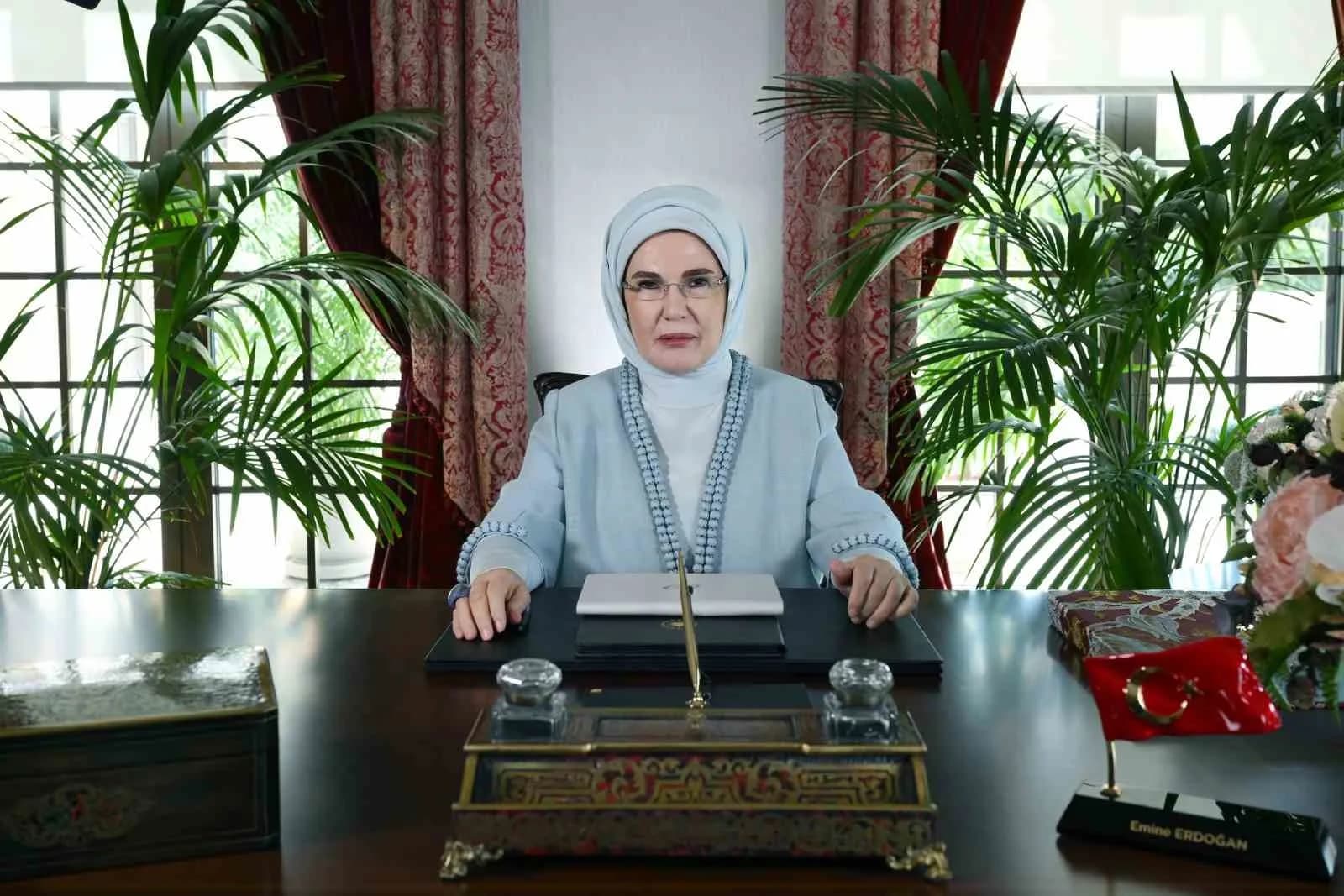 EMİNE ERDOĞAN