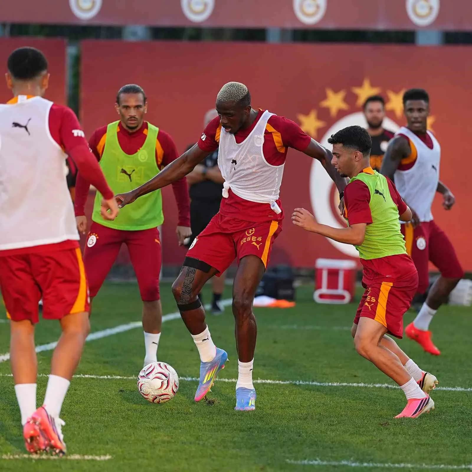 GALATASARAY, TRENDYOL SÜPER LİG’İN 3. HAFTASINDA GÖZTEPE İLE OYNAYACAĞI MAÇIN HAZIRLIKLARINA BUGÜN YAPTIĞI ANTRENMANLA BAŞLADI.
