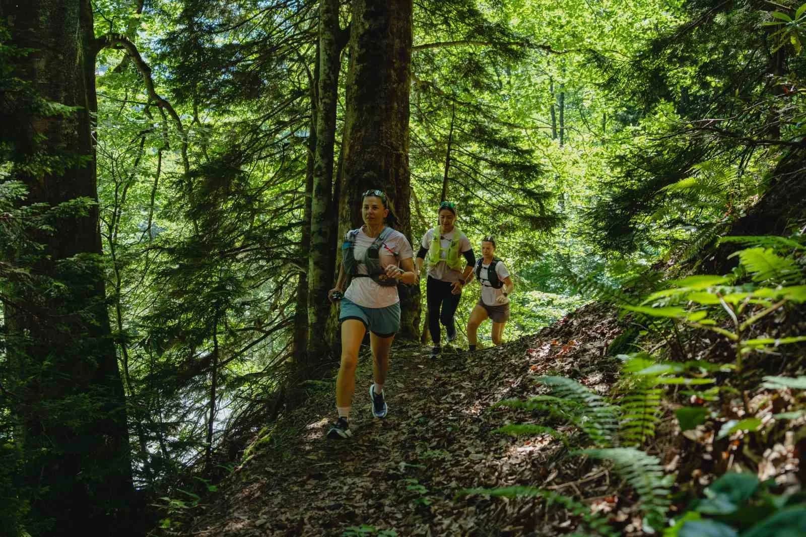 TÜRKİYE'NİN İLK VE TEK UTMB WORLD SERİES ETKİNLİĞİ OLAN KAÇKAR BY UTMB ÇATISI ALTINDA DÜZENLENEN 'RUN LİKE HER' ANTRENMAN KAMPI, FARKLI ÜLKELERDEN ALTI KADIN PATİKA KOŞUCUSUNU KAÇKAR DAĞLARI'NDA BİR ARAYA GETİRDİ.