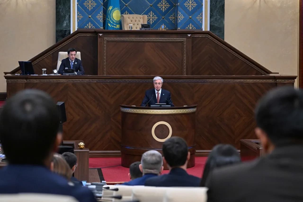 KAZAKİSTAN'DA CUMHURBAŞKANI YARDIMCILIĞI GÖREVİNE ERLAN KARİN GETİRİLİRKEN, BAŞBAKANLIK GÖREVİNE İSE OLJAS BEKTENOV YENİDEN ATANDI.