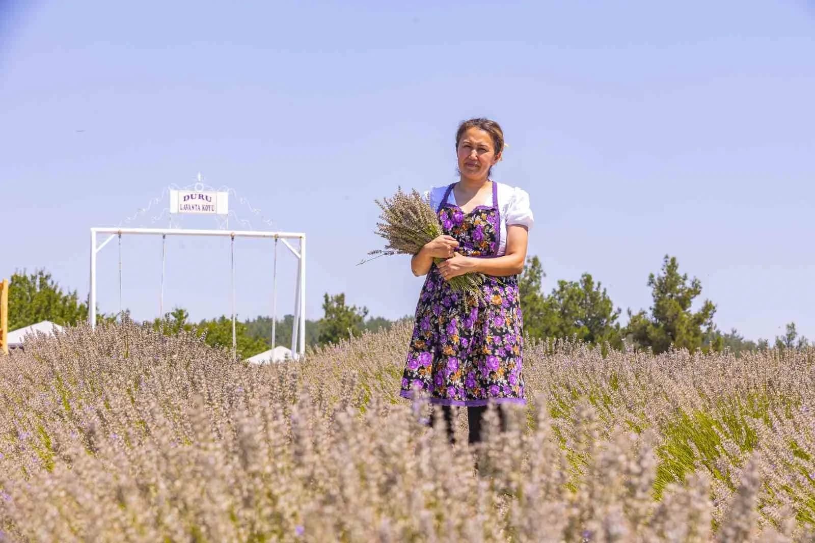 MERSİN’DE KADIN GİRİŞİMCİ FATMA CAN’IN LAVANTA BAHÇESİNDE BAŞLAYAN ÜRETİM SERÜVENİ, FARKLI ÜRÜNLERLE BÜYÜDÜ.