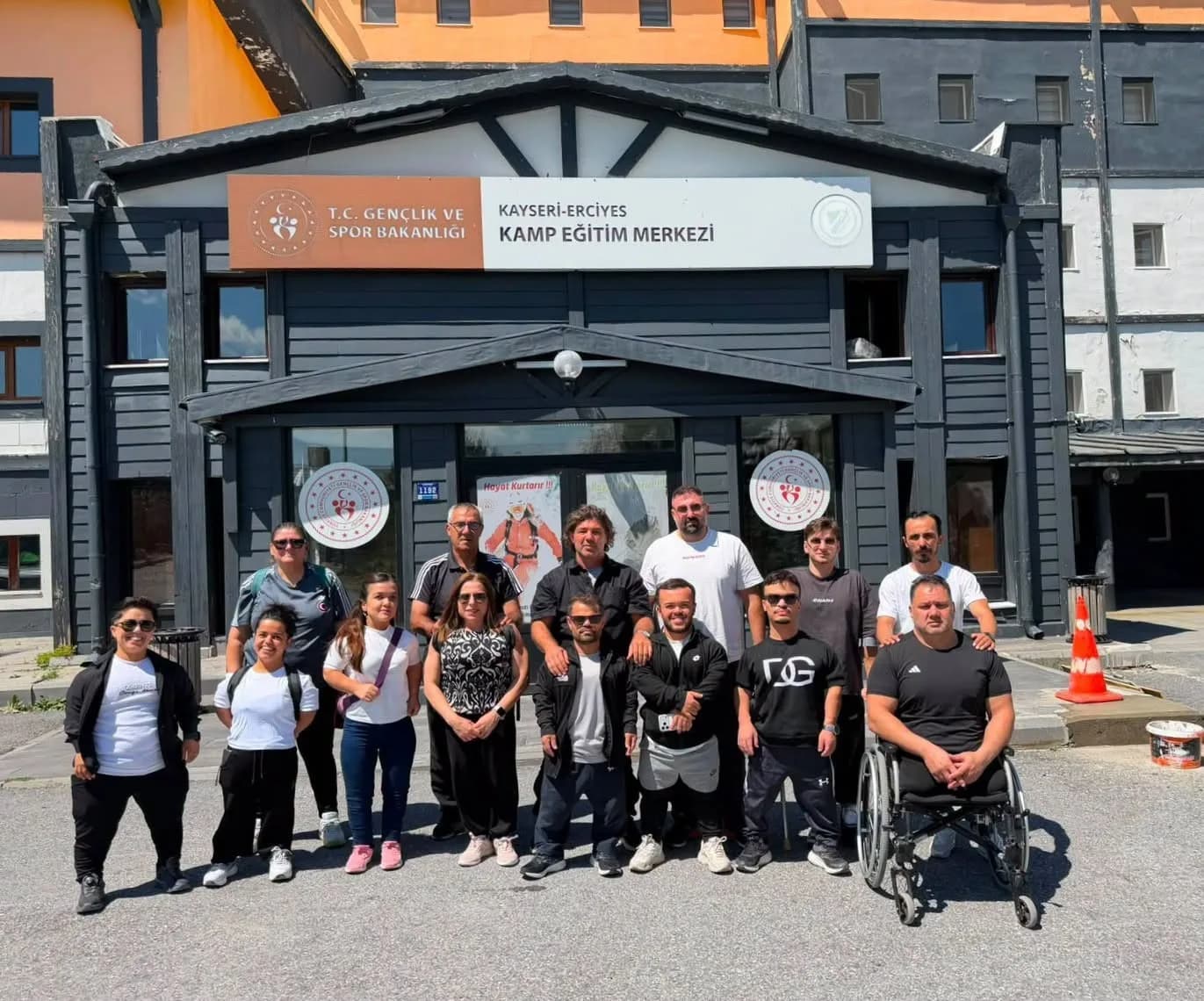 PARALİMPİK HALTER MİLLİ TAKIMI MÜSABAKALARA EN İYİ ŞEKİLDE HAZIRLANMAK AMACIYLA KAYSERİ ERCİYES KAMP EĞİTİM MERKEZİ’NDE KAMP ÇALIŞMALARINI YOĞUN VE DİSİPLİNLİ BİR ŞEKİLDE SÜRDÜRÜYOR.