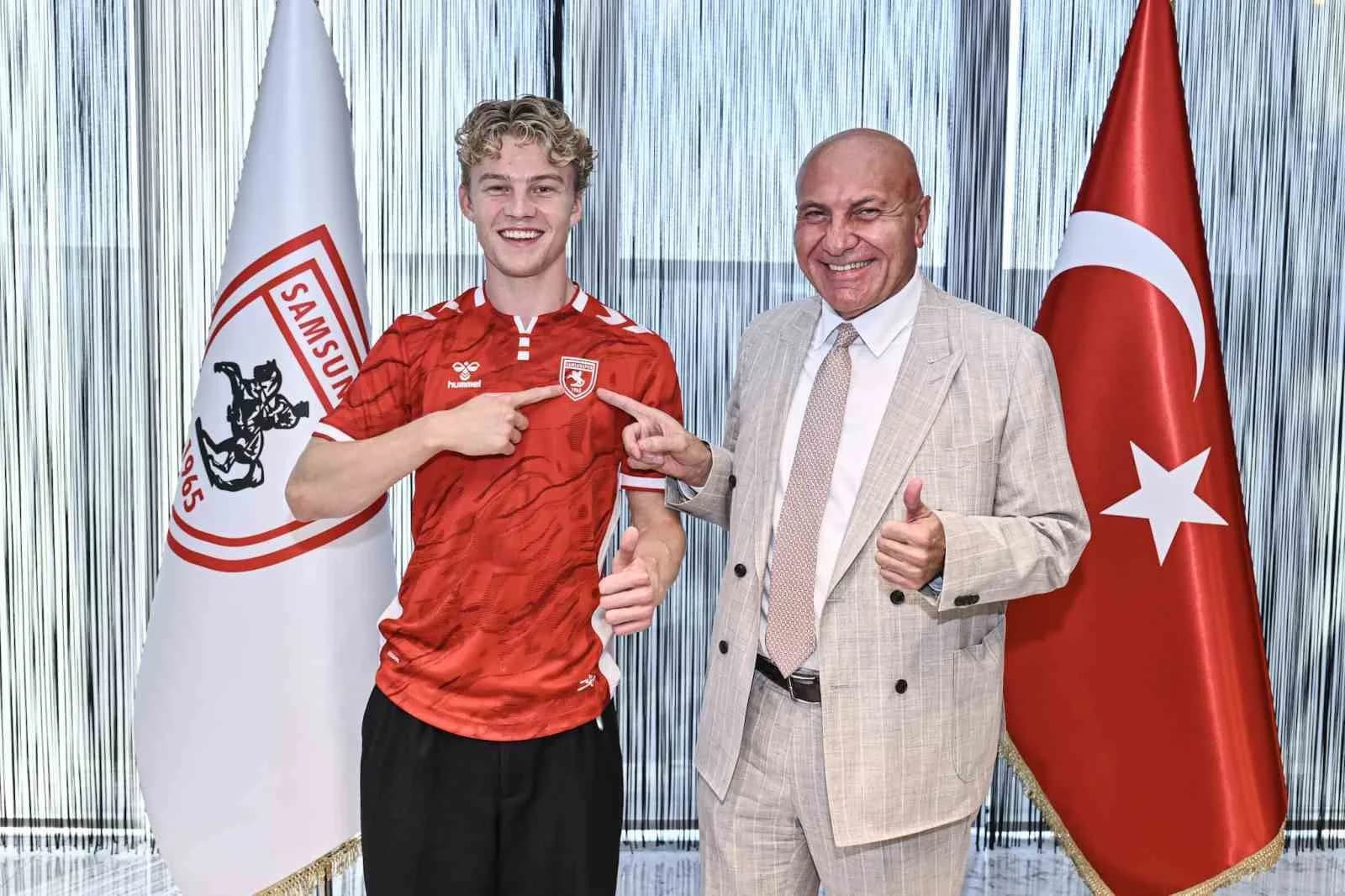 SAMSUNSPOR, NORVEÇ 1. LİG EKİPLERİNDEN FREDRİKSTAD FORMASI GİYEN 22 YAŞINDAKİ DANİMARKALI FUTBOLCU OSKAR HLENSCHLGER İLE 2031 YILINA KADAR GEÇERLİ 5 YILLIK SÖZLEŞME İMZALADI.