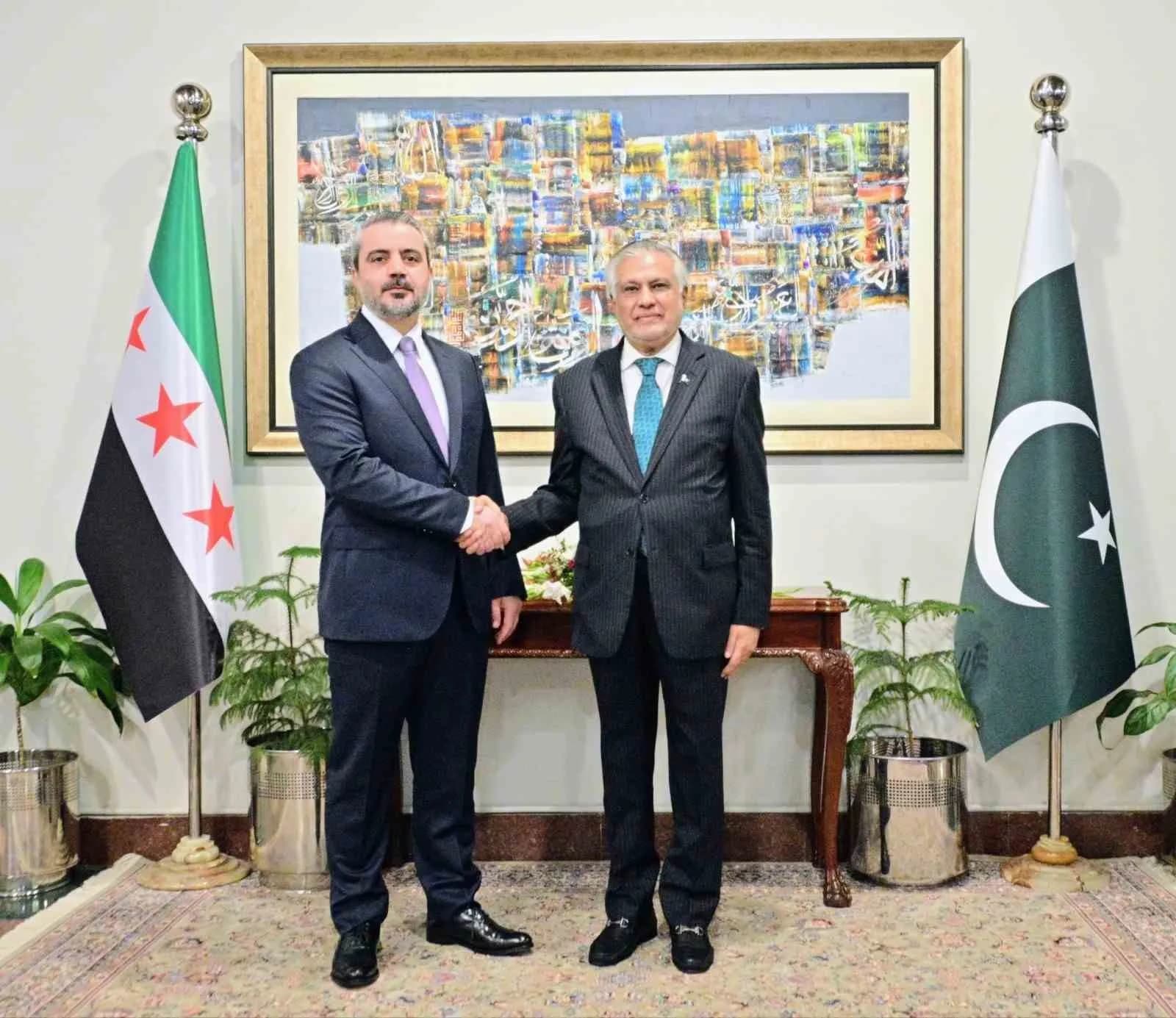 SURİYE DIŞİŞLERİ BAKANI ESAD HASAN ŞEYBANİ, RESMİ ZİYARET KAPSAMINDA BULUNDUĞU PAKİSTAN'IN BAŞKENTİ İSLAMABAD'DA PAKİSTAN BAŞBAKANI ŞAHBAZ ŞERİF İLE BİR ARAYA GELDİ.