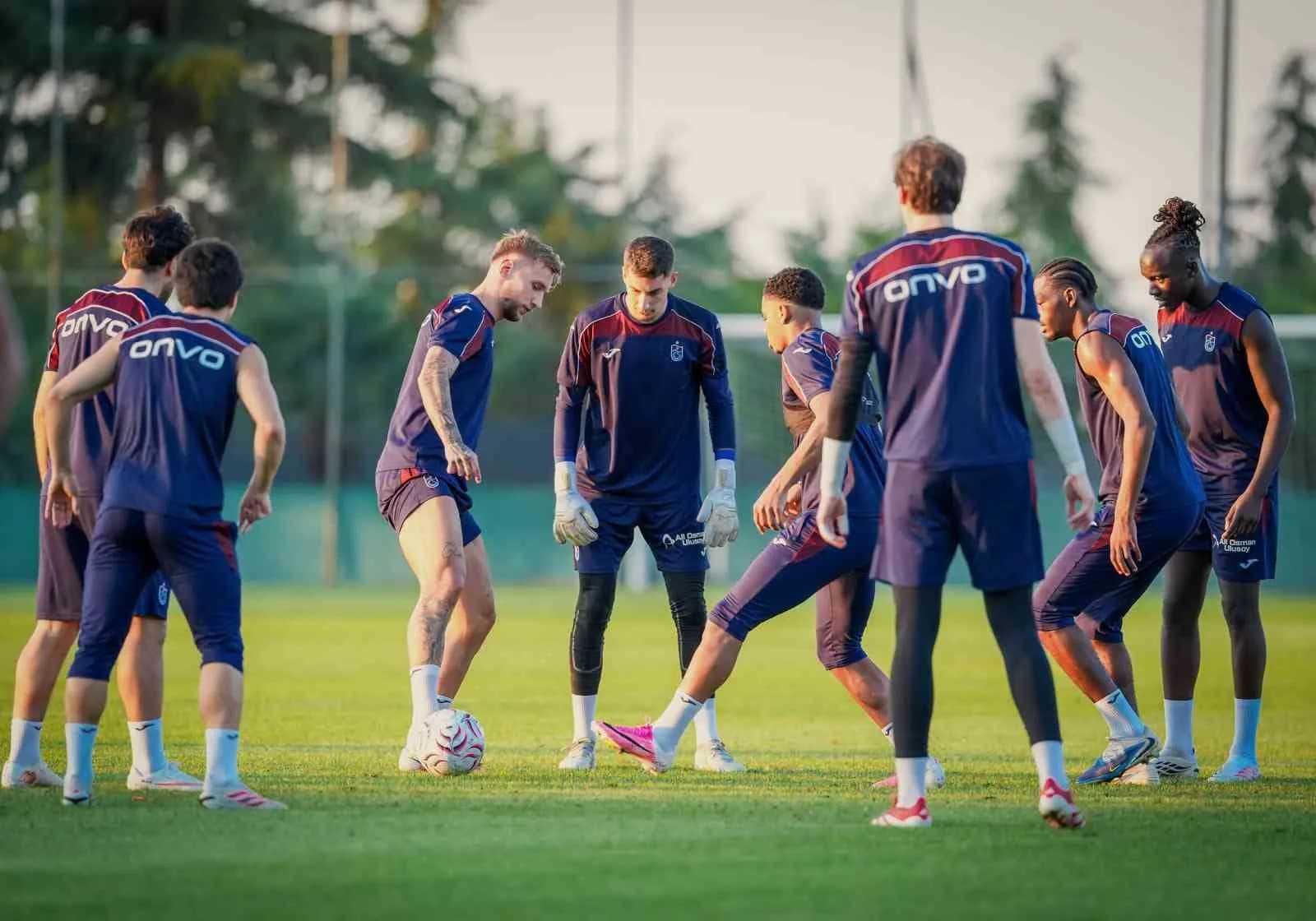 TRABZONSPOR, UEFA AVRUPA LİGİ PLAY-OFF TURU’NDA YARIN KARŞILAŞACAĞI FERENCVAROS MAÇININ HAZIRLIKLARINI TAMAMLADI.