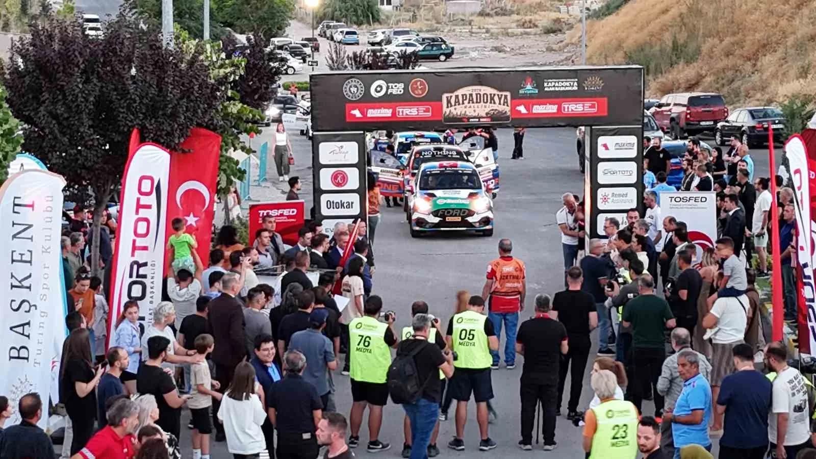 2026 TÜRKİYE RALLİ ŞAMPİYONASI'NIN 4. AYAĞI OLAN KAPADOKYA RALLİSİ, NEVŞEHİR'DE DÜZENLENEN START SEREMONİSİYLE BAŞLADI.
