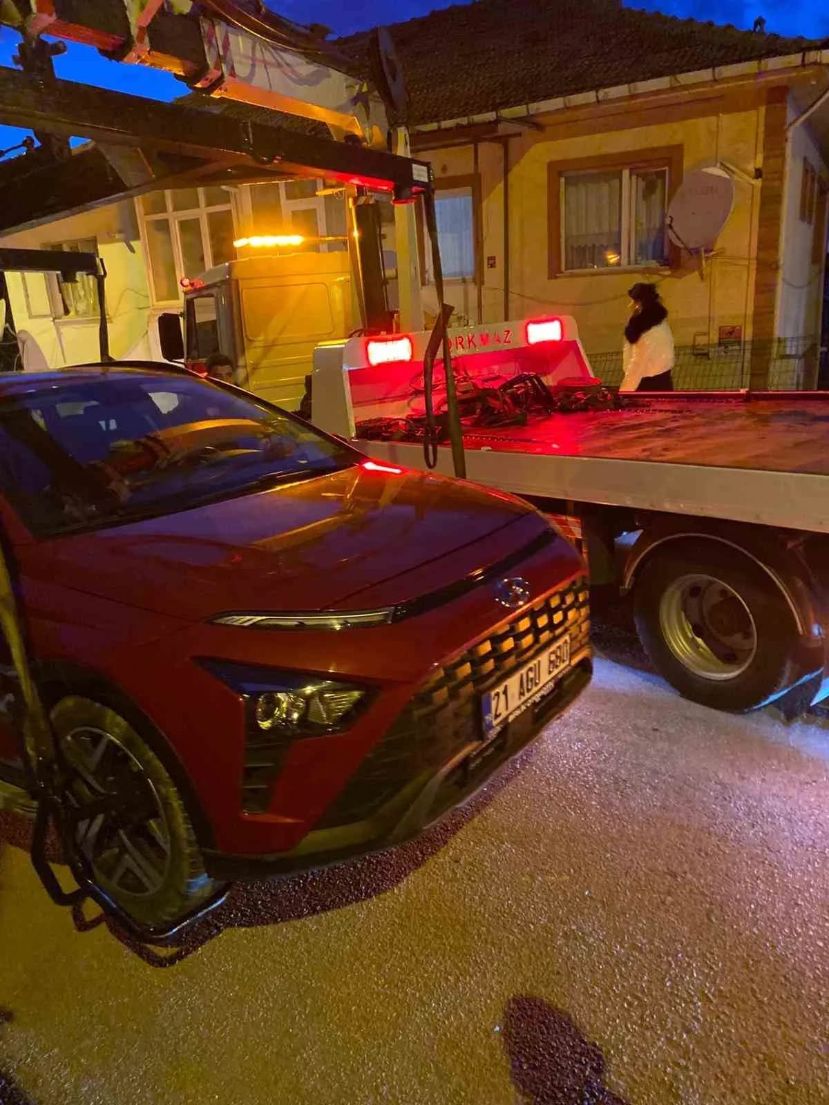 Trafik kazası kamerada: 2 yaralı