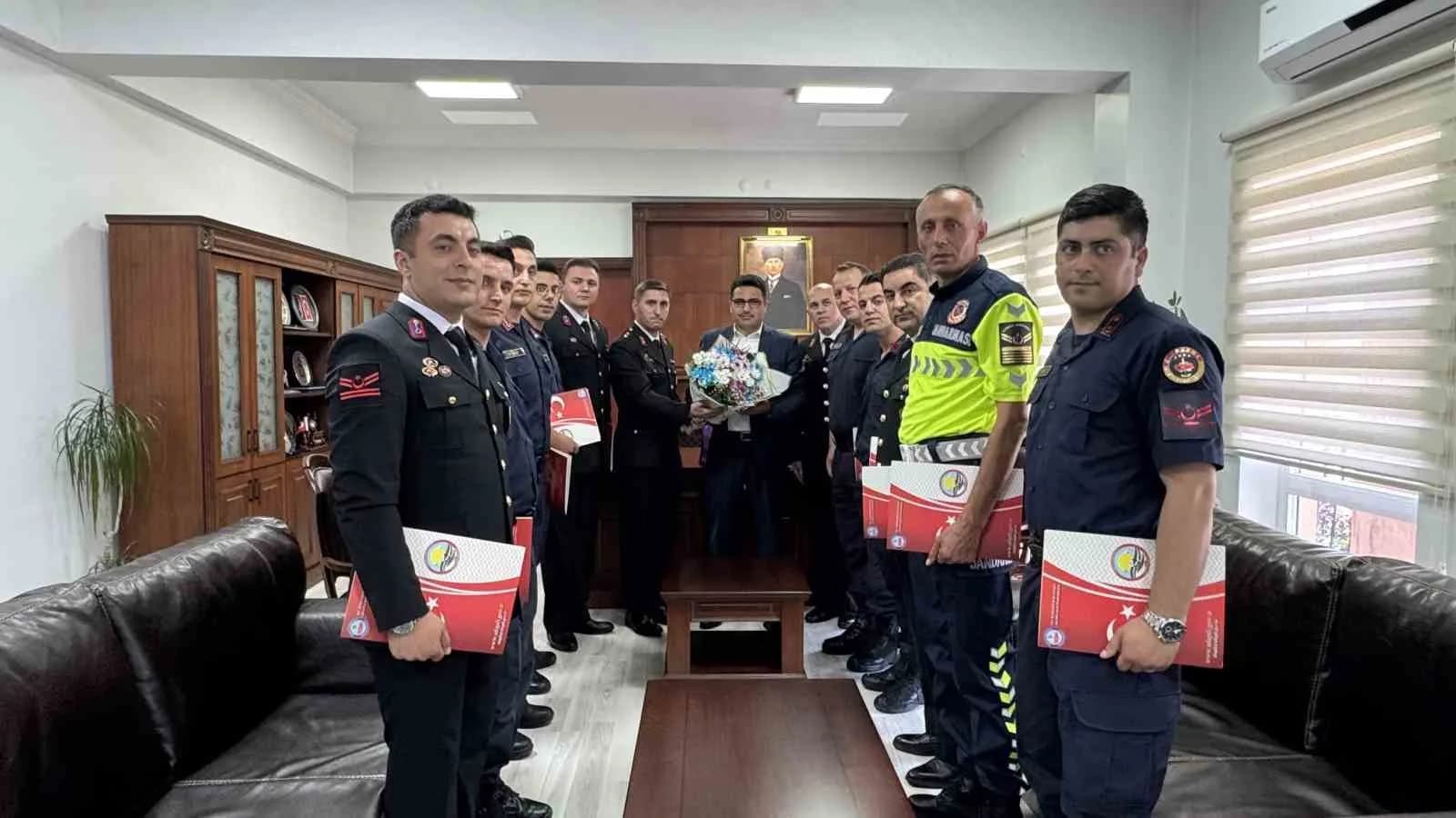 Başarılı jandarma personellerine başarı belgesi