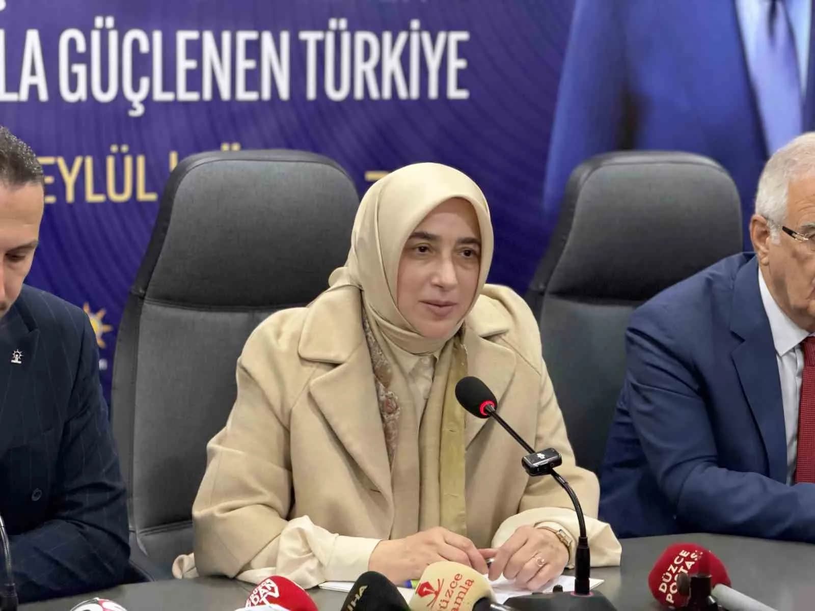 AK PARTİ GRUP BAŞKANVEKİLİ ÖZLEM ZENGİN, KAMUOYUNUN GÜNDEMİNDEKİ KONUYA İLİŞKİN HUKUKİ VE İDARİ SÜREÇLERİN YAKINDAN TAKİP EDİLDİĞİNİ BELİRTEREK, “TEŞKİLATIN HANGİ KADEMESİNDE OLURSA OLSUN YANLIŞ YAPILDIĞI TAKDİRDE BUNUN YAPTIRIMI, CEZASI OLACAKTIR. YANLIŞ YAPAN HER KİM VARSA BUNUNLA İLGİLİ HESABINI VERECEK” DEDİ.