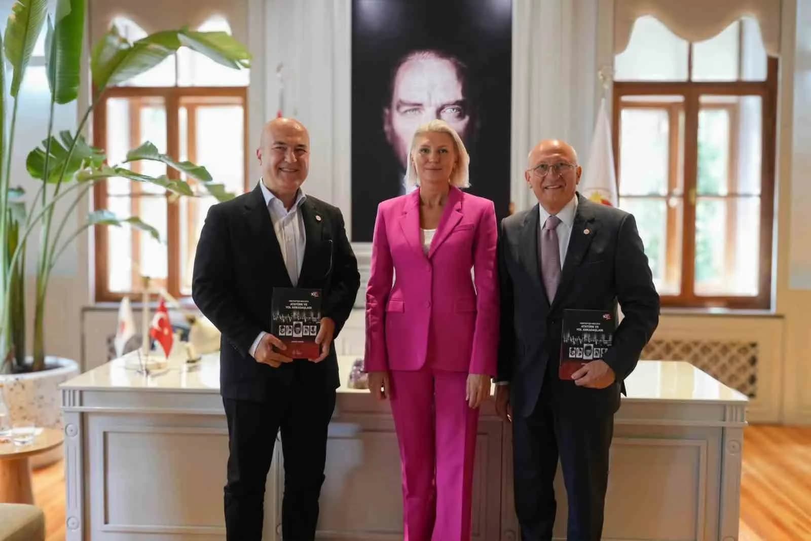 YENİ PARTİ GENEL BAŞKAN YARDIMCISI UTKU ÇAKIRÖZER VE İZMİR MİLLETVEKİLİ MURAT BAKAN, BİLECİK BELEDİYE BAŞKANI MELEK MIZRAK SUBAŞI'NI ZİYARET ETTİ.
