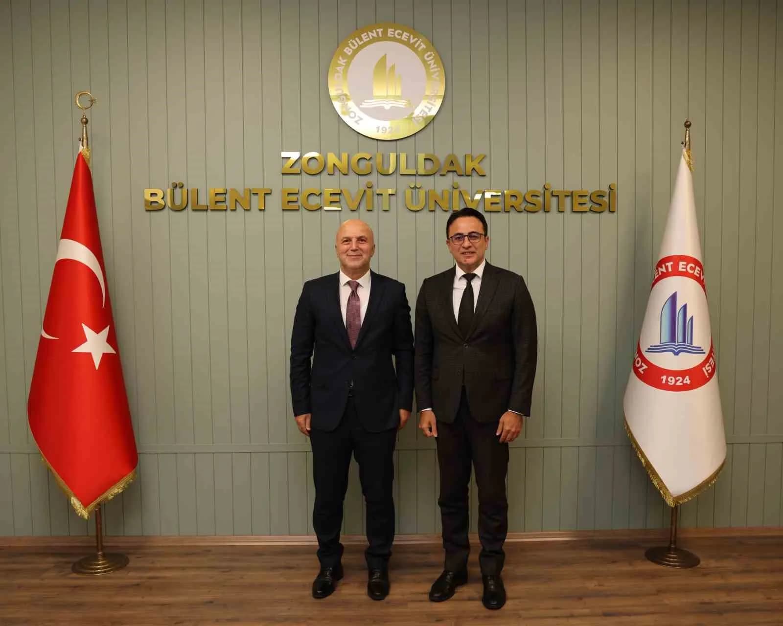 ZONGULDAK CUMHURİYET BAŞSAVCISI GÖKHAN KAPAĞAN, ZONGULDAK BÜLENT ECEVİT ÜNİVERSİTESİ (BEUN) REKTÖRLÜĞÜNE ATANAN PROF. DR. AHMET ULUSOY’U MAKAMINDA ZİYARET EDEREK YENİ GÖREVİNİN HAYIRLI OLMASI TEMENNİSİNDE BULUNDU.