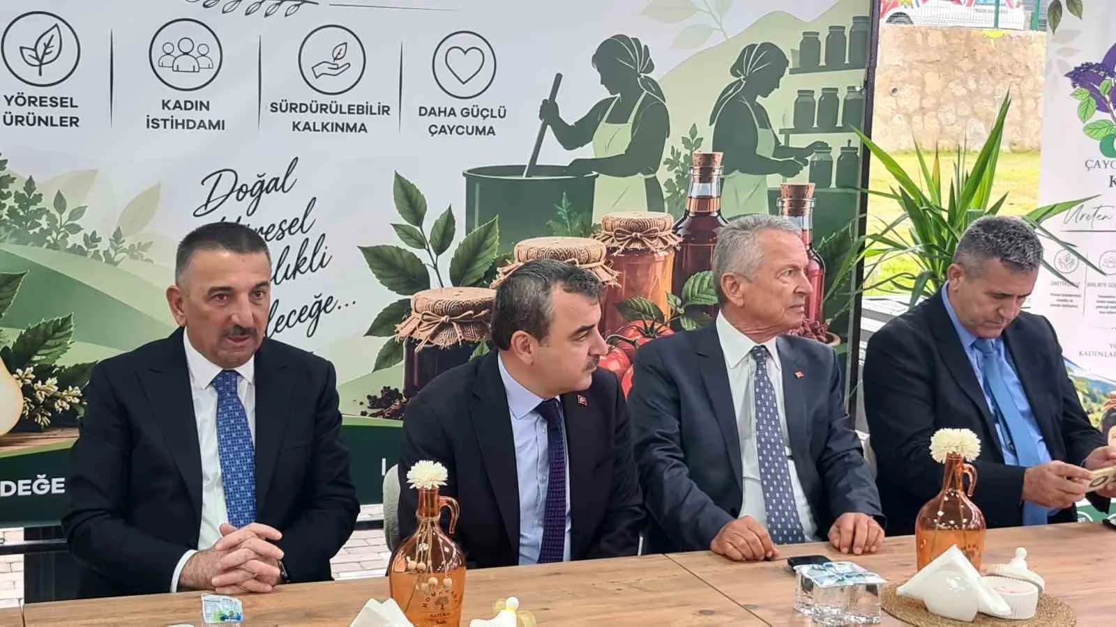 "ÇAY-KA LEZZET FABRİKASI; ÇAYCUMALI KADINLAR ÜRETİYOR, YÖRESEL ÜRÜNLER DEĞERLENİYOR" PROJESİNİN TANITIM VE BİLGİLENDİRME PROGRAMI GERÇEKLEŞTİRİLDİ.