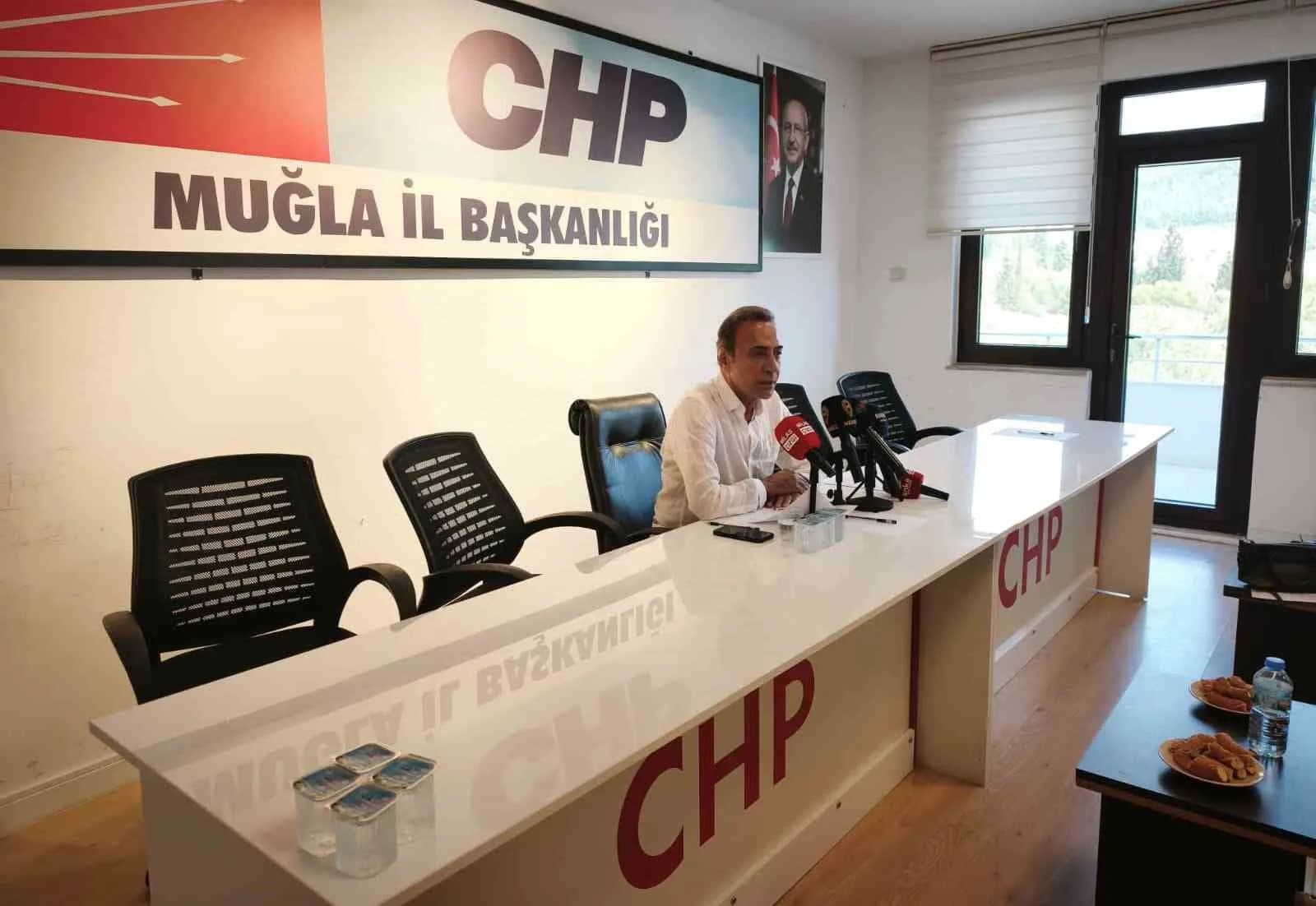 CHP GENEL BAŞKAN YARDIMCISI BERHAN ŞİMŞEK, PARTİSİNİN MUĞLA İL BAŞKANLIĞI’NDA BASIN TOPLANTISI DÜZENLEDİ