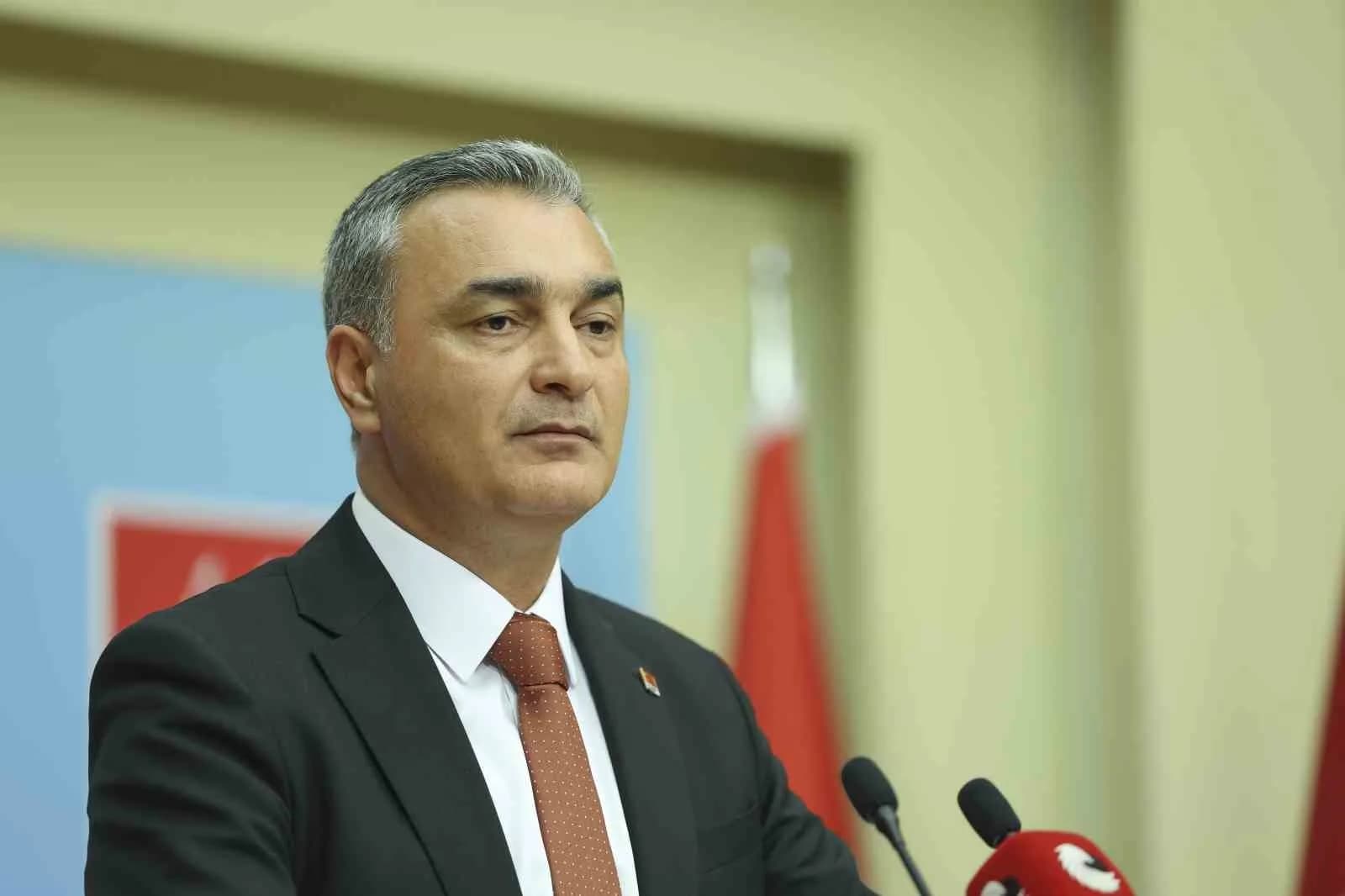 CUMHURİYET HALK PARTİSİ (CHP) PARTİ SÖZCÜSÜ MÜSLİM SARI, MUTLAK BUTLAN KARARININ ARDINDAN YAPILAN TEMYİZ BAŞVURUSUNUN GERİ ÇEKİLMESİNE İLİŞKİN "CHP’NİN KONGRELERİ VE KURULTAYININ ÖNÜNDE HİÇBİR HUKUKİ ENGEL BU AŞAMADAN SONRA KALMAMIŞTIR" DEDİ.
