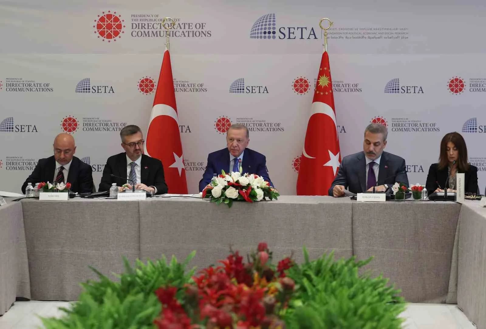 CUMHURBAŞKANI ERDOĞAN, ABD’Lİ DÜŞÜNCE KURULUŞU TEMSİLCİLERİYLE BULUŞTU