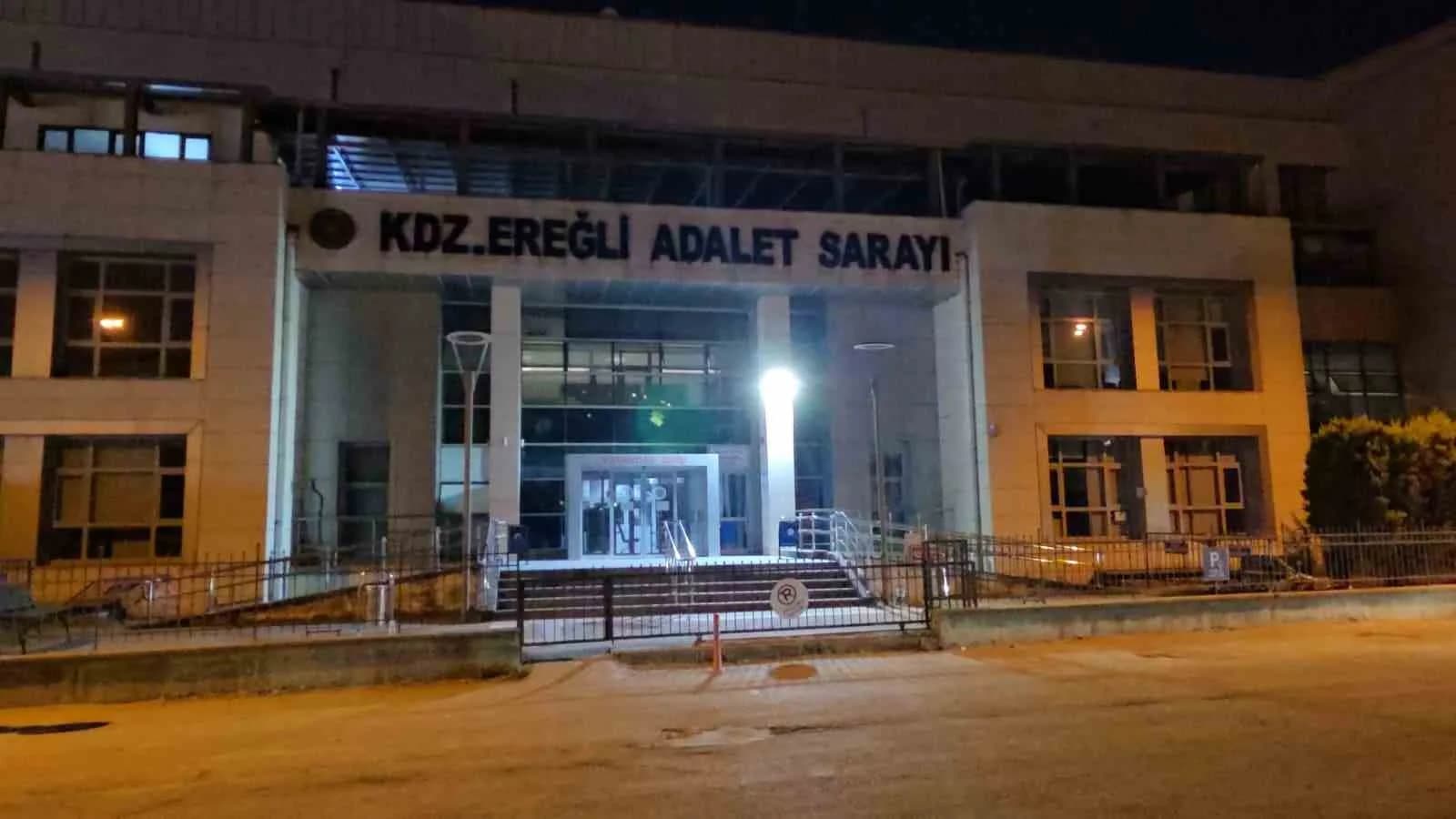 ZONGULDAK’IN KARADENİZ EREĞLİ İLÇESİNDE BELEDİYEDE GÖREV YAPAN ZABITA MÜDÜRÜ H.A., BİR BELEDİYE ÇALIŞANININ ŞİKAYETİ ÜZERİNE BAŞLATILAN CİNSEL TACİZ SORUŞTURMASI KAPSAMINDA TUTUKLANDI.