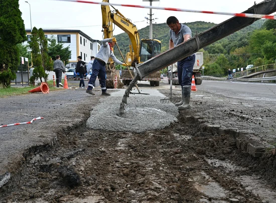 Kemer Bölgesinde Yol Genişletme Çalışmaları Başladı