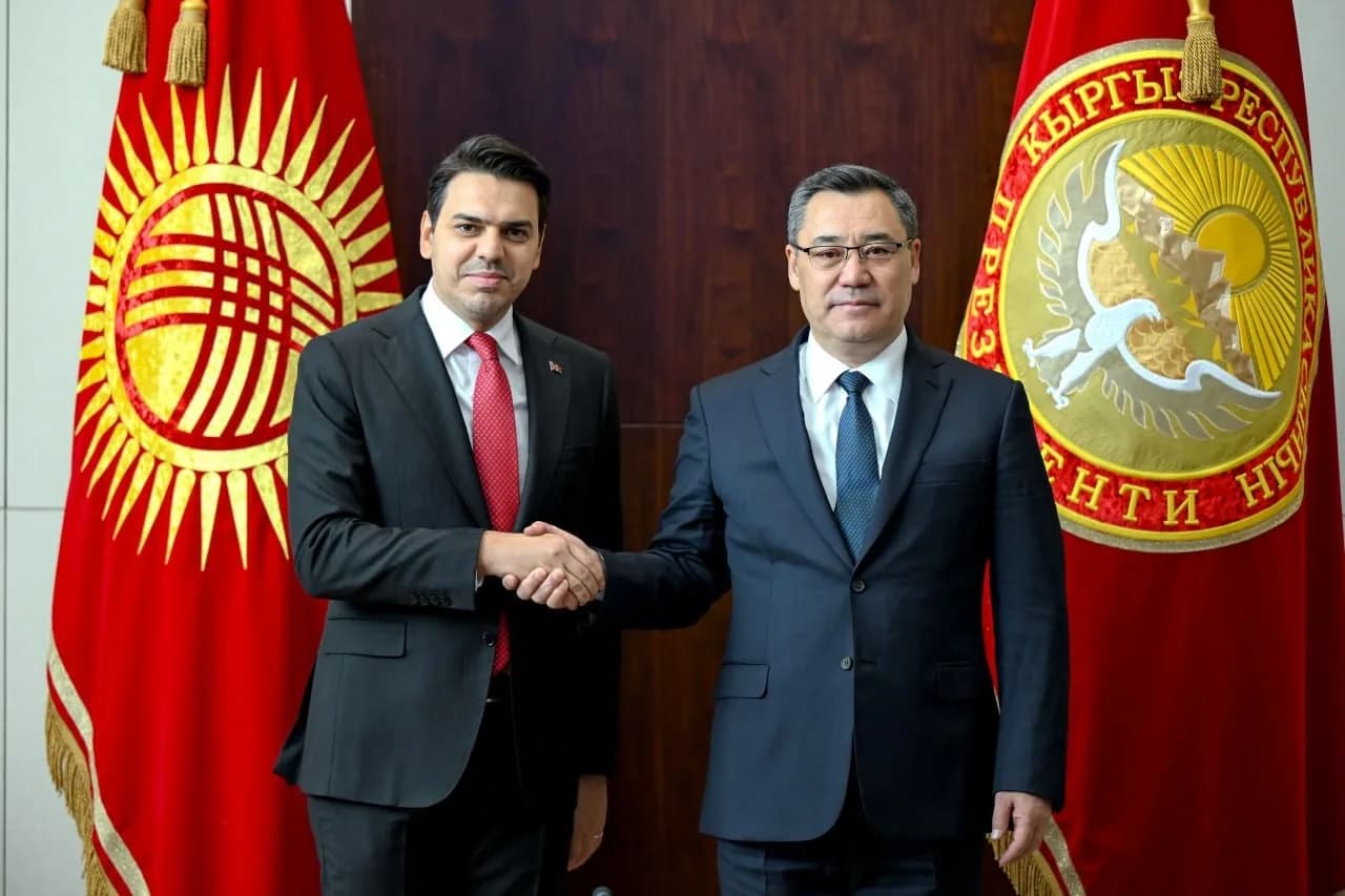 KIRGIZİSTAN CUMHURBAŞKANI SADIR CAPAROV, TÜRK İŞBİRLİĞİ VE KOORDİNASYON AJANSI BAŞKANI ABDULLAH EREN’İ KABUL ETTİ.