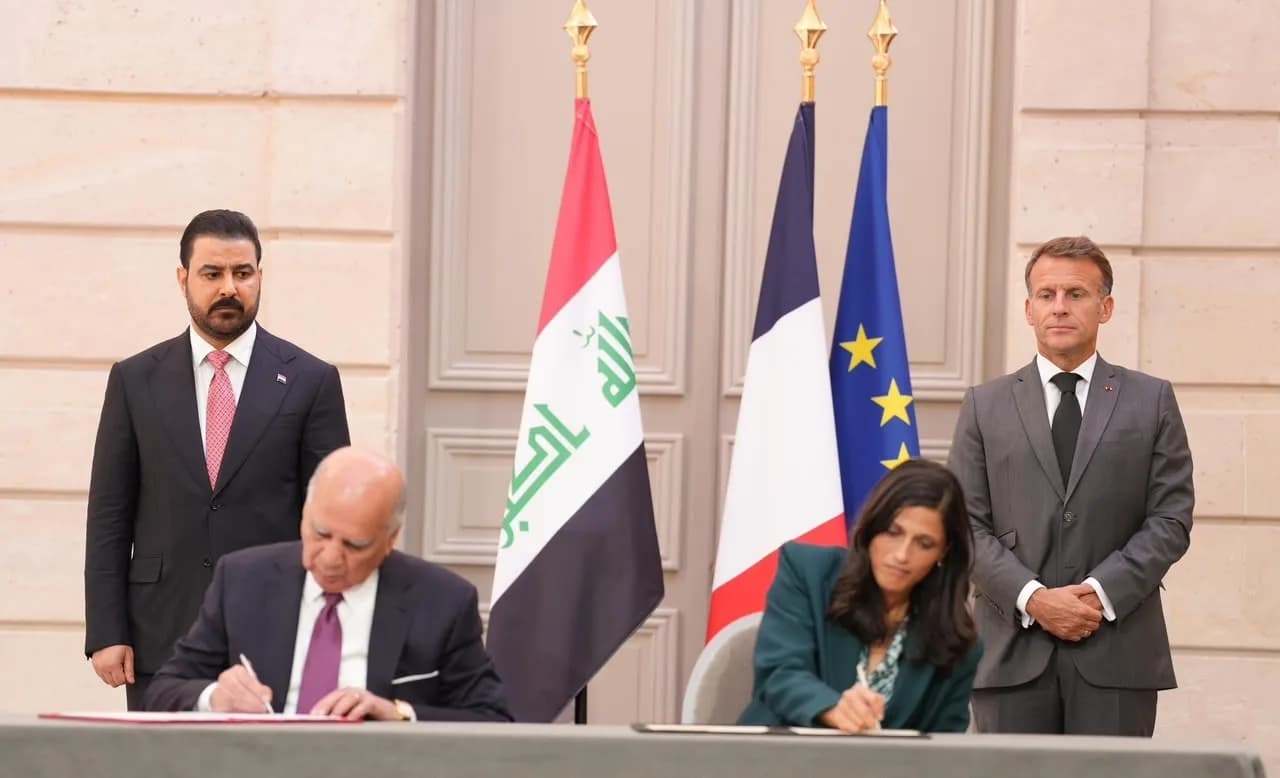 FRANSA CUMHURBAŞKANI EMMANUEL MACRON, IRAK BAŞBAKANI ALİ ZEYDİ İLE BİR ARAYA GELDİ. IRAK İLE FRANSA ARASINDA GÜVENLİK, ENERJİ VE HAVACILIK ALANLARINDA 6 MUTABAKAT ZAPTI İMZALANDI.