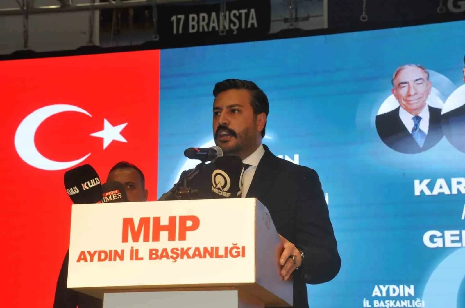MİLLİYETÇİ HAREKET PARTİSİ (MHP) AYDIN İL BAŞKANLIĞI'NIN 15. OLAĞAN İL KONGRESİ'NDE KONUŞAN İL BAŞKANI OSMAN GAZİ CİHANGİROĞLU; "MHP, BUGÜN AYDIN'DA BULUNDUĞU YERİ HAK ETMİYOR" DİYEREK BİRLİK MESAJI VERDİ.