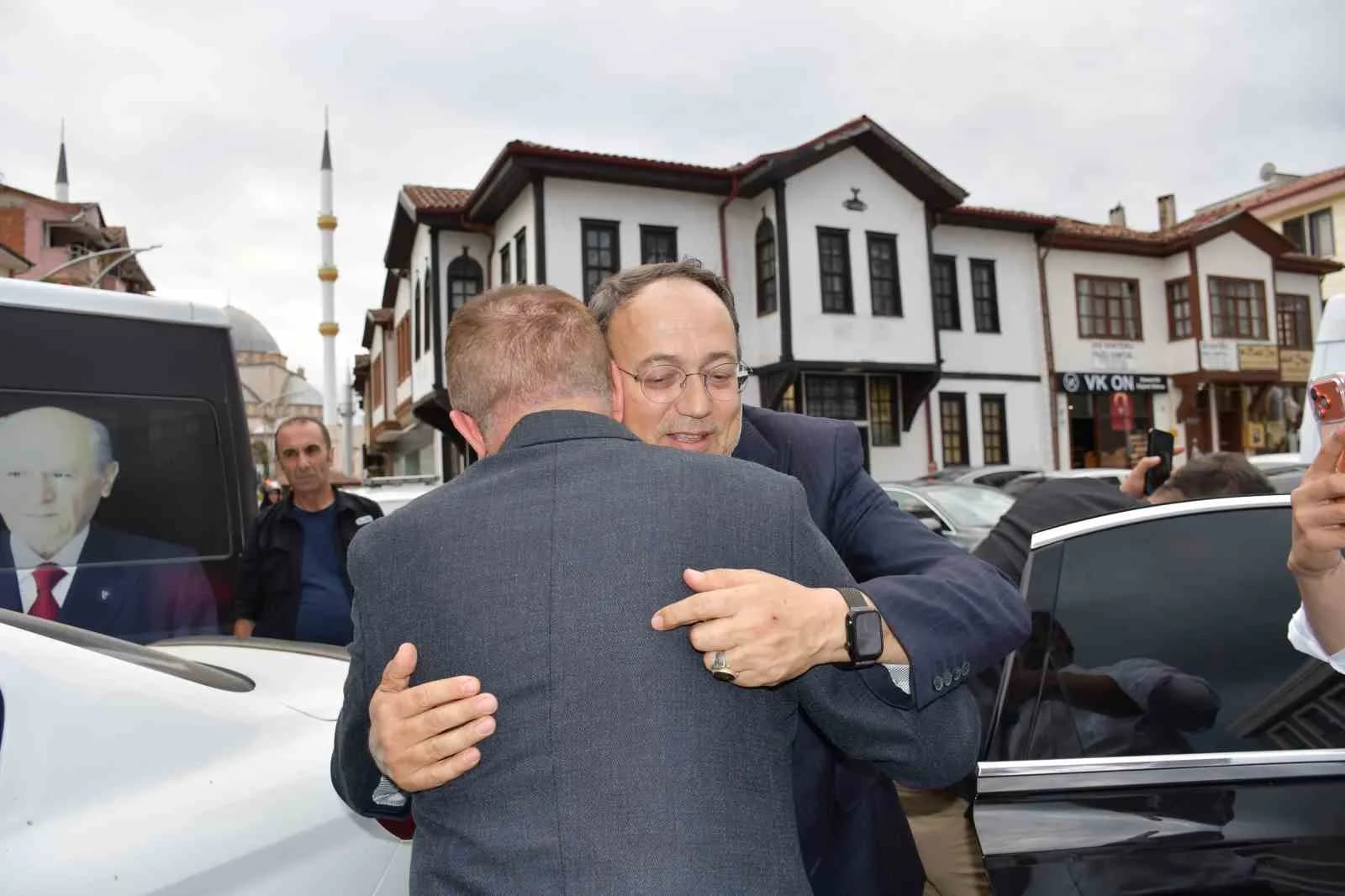 MİLLİYETÇİ HAREKET PARTİSİ (MHP) GENEL BAŞKAN YARDIMCISI VE SAMSUN MİLLETVEKİLİ İLYAS TOPSAKAL, MHP VEZİRKÖPRÜ İLÇE BAŞKANLIĞI GÖREVİNE GETİRİLEN HASAN DOĞRU’YA HAYIRLI OLSUN ZİYARETİNDE BULUNDU.