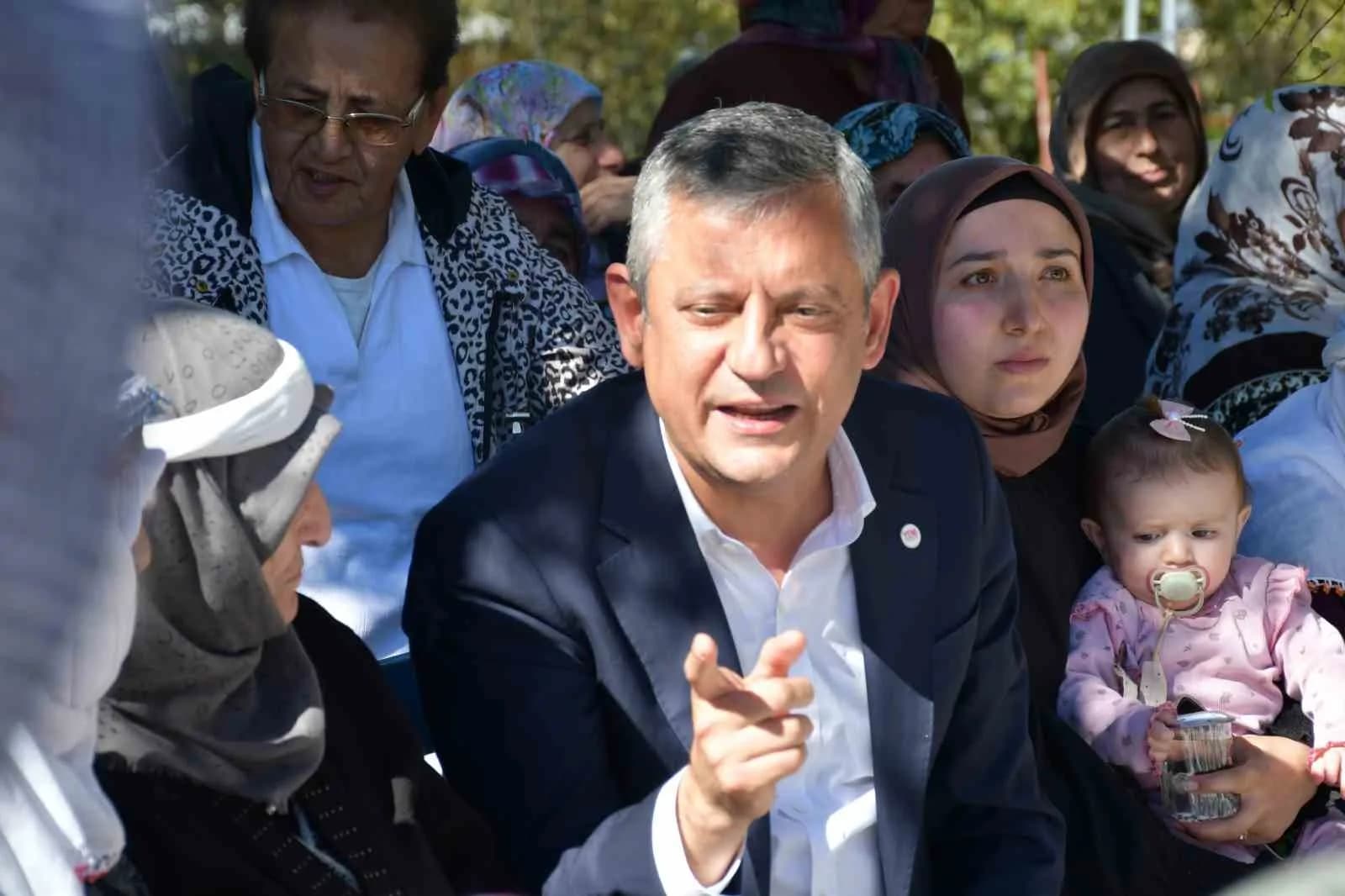 YENİ PARTİ GENEL BAŞKANI ÖZGÜR ÖZEL, SAHA ÇALIŞMALARI KAPSAMINDA ARDAHAN'DA ZİYARETLERDE BULUNDU.