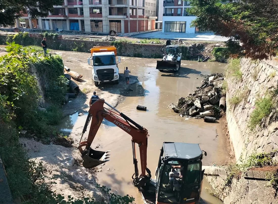 Süleymanlar’da Menfez Temizlendi, Kanalizasyon Hatları Yenilendi