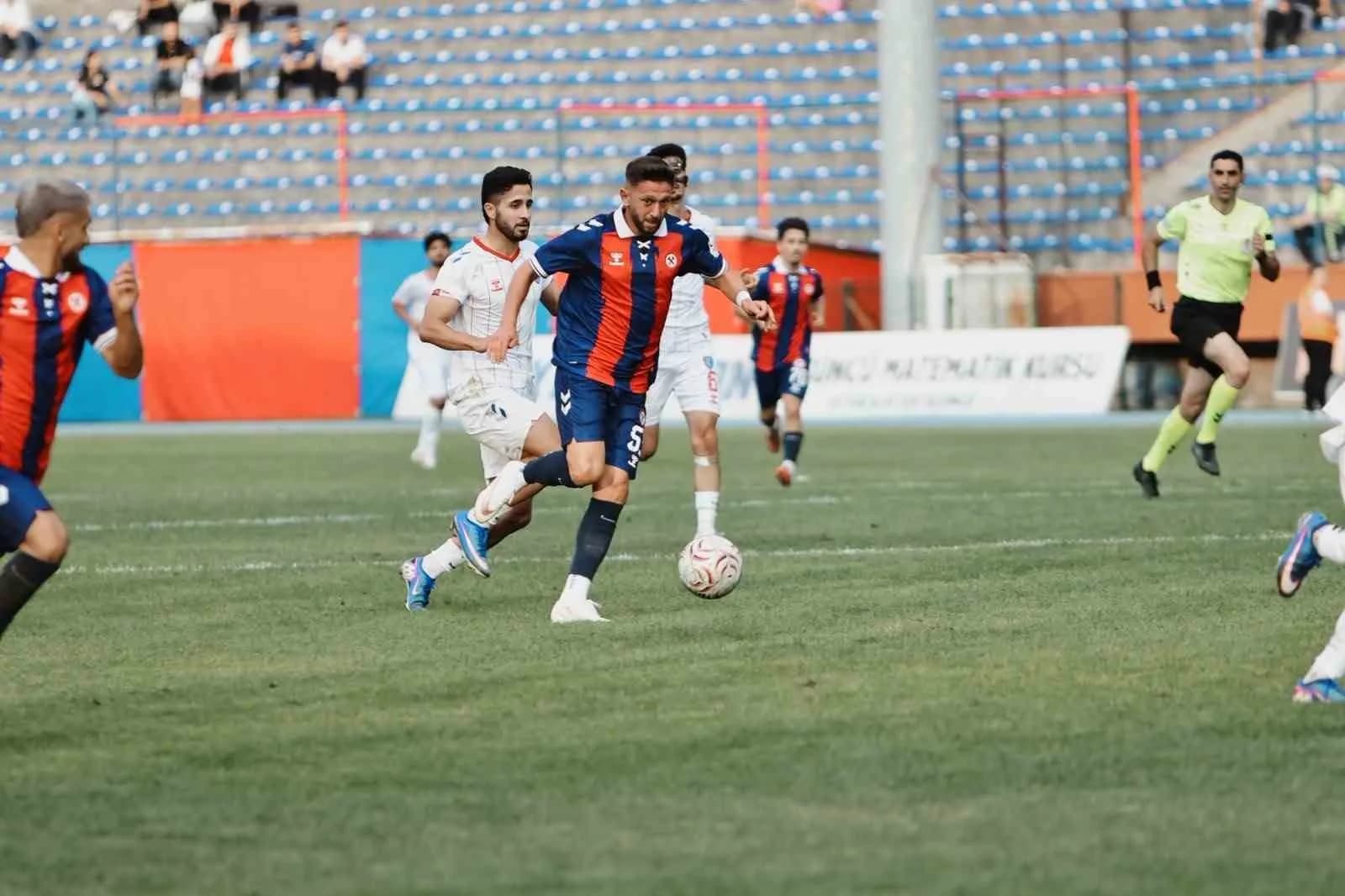 TFF 3. LİG 2. GRUP’TAKİ İKİNCİ HAFTA MÜCADELESİNDE ZONGULDAKSPOR, KONUK ETTİĞİ KARABÜK İDMANYURDU SPOR’A 2-1 MAĞLUP OLDU.