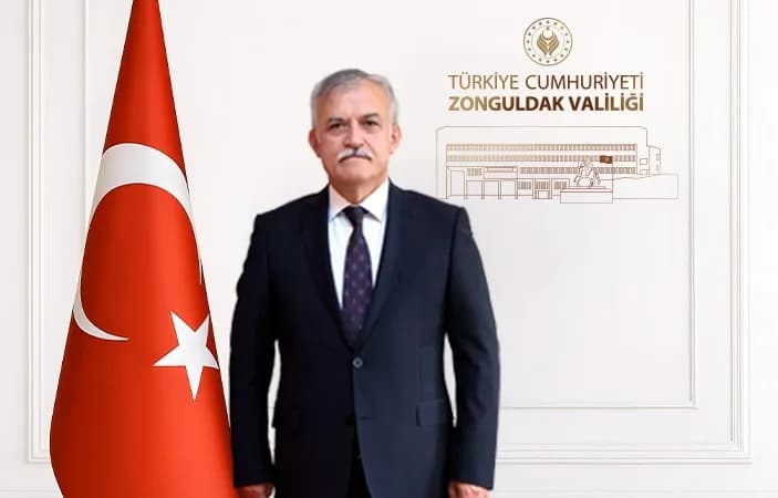 ZONGULDAK VALİ YARDIMCISI MUAMMER BALCI, 57 YAŞINDA KALP KRİZİ GEÇİREREK VEFAT ETTİ. EMEKLİLİK DİLEKÇESİ VEREN BALCI’NIN İZNE AYRILDIĞI ÖĞRENİLDİ.