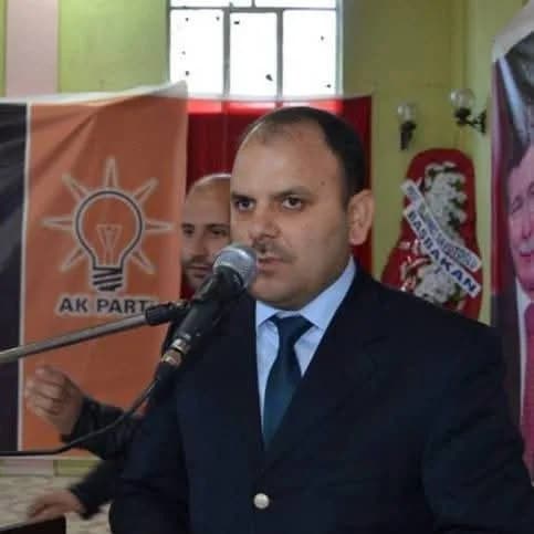 MANİSA’NIN SELENDİ İLÇESİNDE AK PARTİ İLÇE BAŞKANI ŞAFAK AYDOĞUŞ, SOSYAL MEDYA HESABINDAN YAPTIĞI AÇIKLAMAYLA GÖREVİNDEN AYRILDIĞINI DUYURDU.