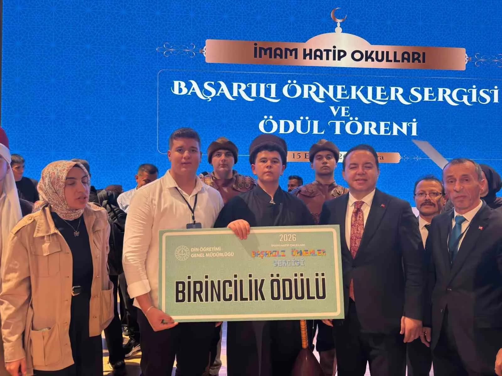 ZONGULDAK (İHA) - ZONGULDAK’IN ALAPLI İLÇESİNDE EĞİTİM VEREN ALAPLI ANADOLU İMAM HATİP LİSESİ FEN VE SOSYAL BİLİMLER PROJE OKULU, DİN ÖĞRETİMİ GENEL MÜDÜRLÜĞÜ TARAFINDAN DÜZENLENEN BAŞARILI ÖRNEKLER SERGİSİ KAPSAMINDA HAZIRLADIĞI PROJEYLE TÜRKİYE BİRİNCİSİ OLDU.