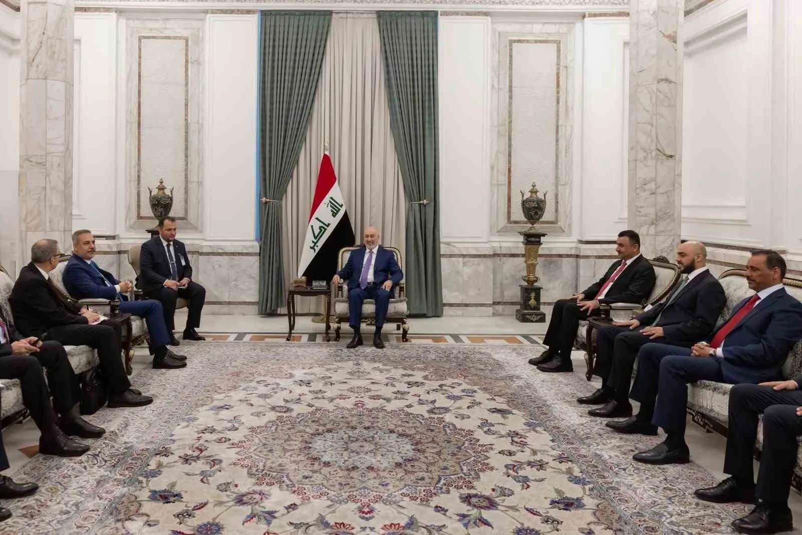 DIŞİŞLERİ BAKANI HAKAN FİDAN, BAĞDAT'TA IRAK CUMHURBAŞKANI NİZAR AMEDİ TARAFINDAN KABUL EDİLDİ.