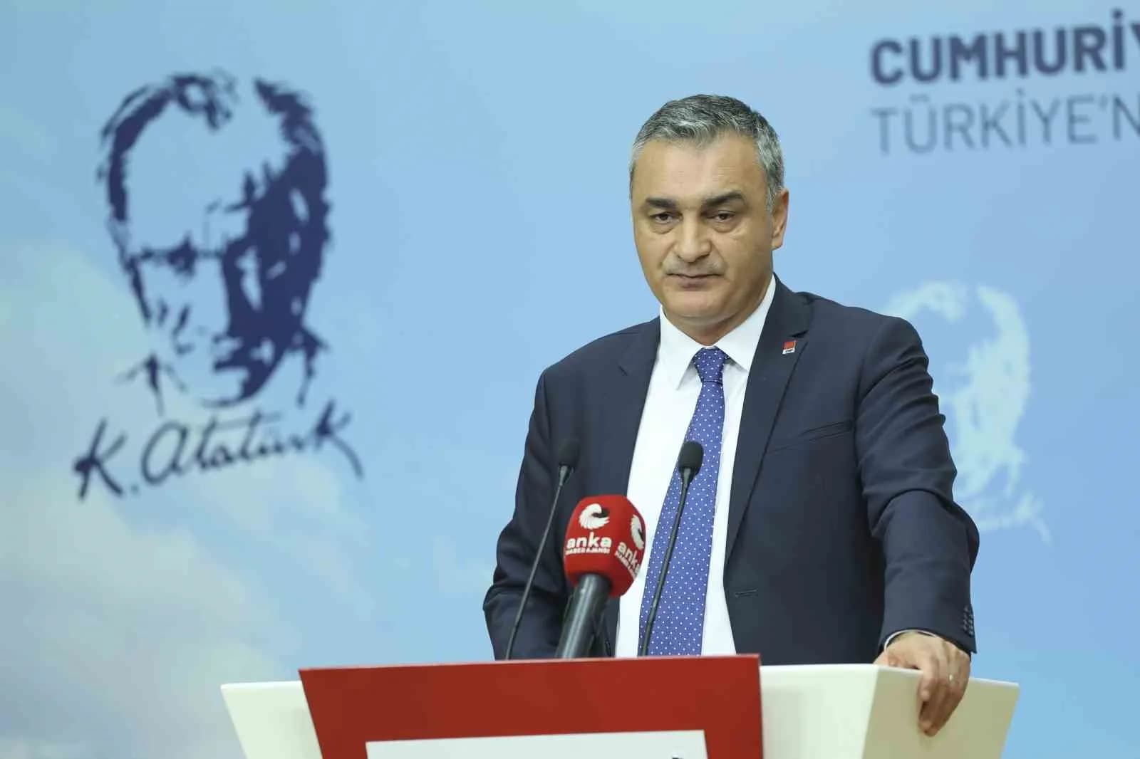 CUMHURİYET HALK PARTİSİ (CHP) SÖZCÜSÜ MÜSLİM SARI, TÜRKİYE BELEDİYELER BİRLİĞİ BAŞKANVEKİLLİĞİ SEÇİMİNE İLİŞKİN "YENİ PARTİ'NİN ÖNERDİĞİ AYŞE ÜNLÜCE'Yİ BELEDİYELER BİRLİĞİ SEÇİMİNDE CHP OLARAK DESTEKLEMEYE KARAR VERDİK" DEDİ.