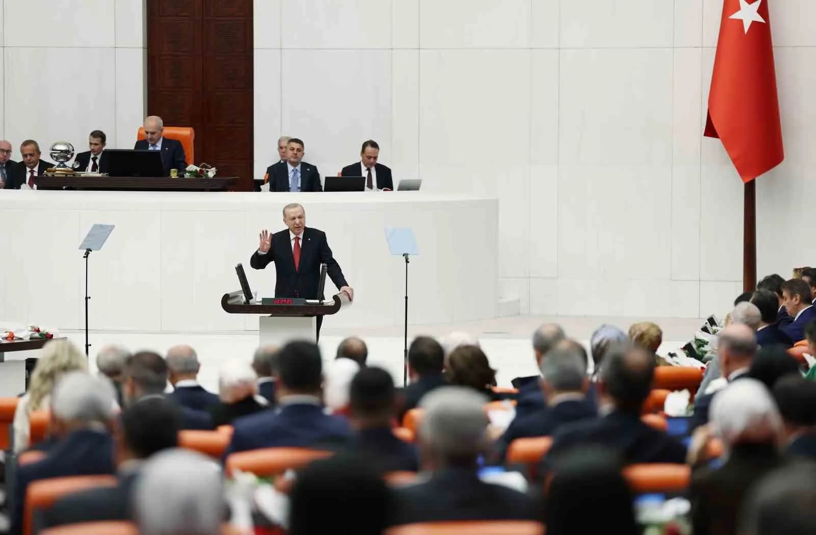 CUMHURBAŞKANI VE AK PARTİ GENEL BAŞKANI RECEP TAYYİP ERDOĞAN, AK PARTİ KONGRE MERKEZİ'NDE AK PARTİ MİLLETVEKİLLERİ İLE YASAMA YILI AÇILIŞ TOPLANTISI'NA KATILDI.