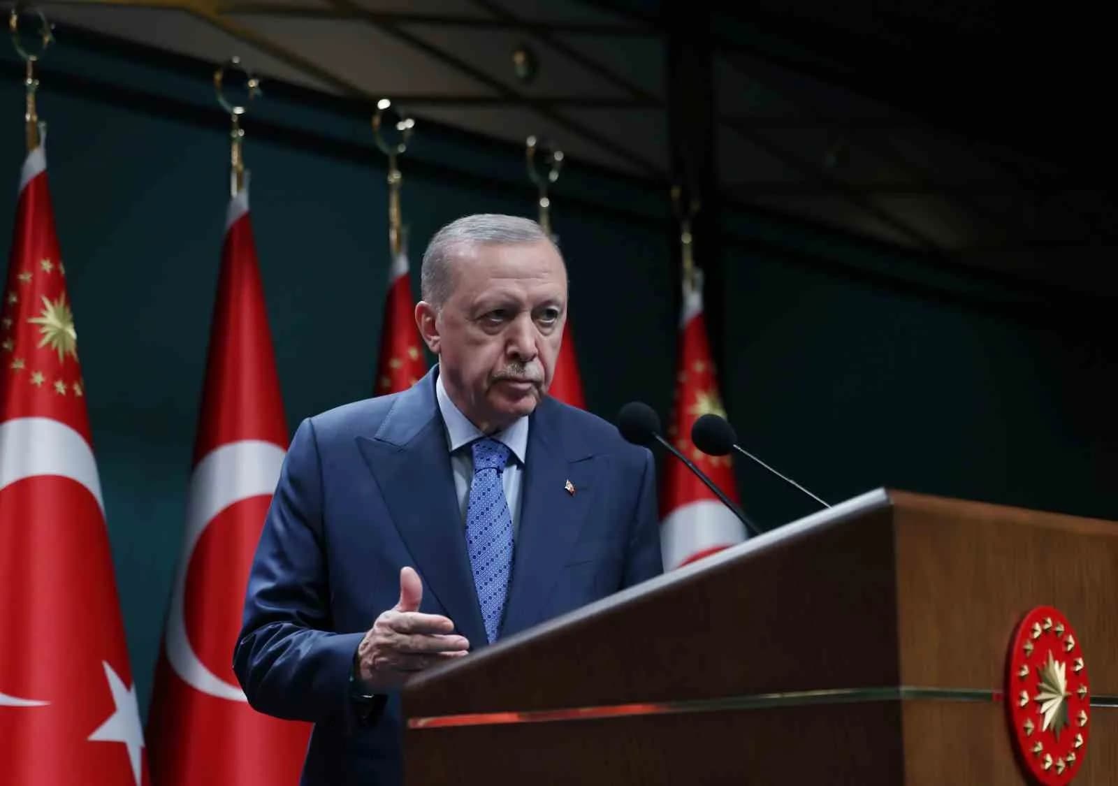 CUMHURBAŞKANI RECEP TAYYİP ERDOĞAN, CUMHURBAŞKANLIĞI KÜLLİYESİNDE GERÇEKLEŞTİRİLEN KABİNE TOPLANTISI'NIN ARDINDAN AÇIKLAMALARDA BULUNDU.