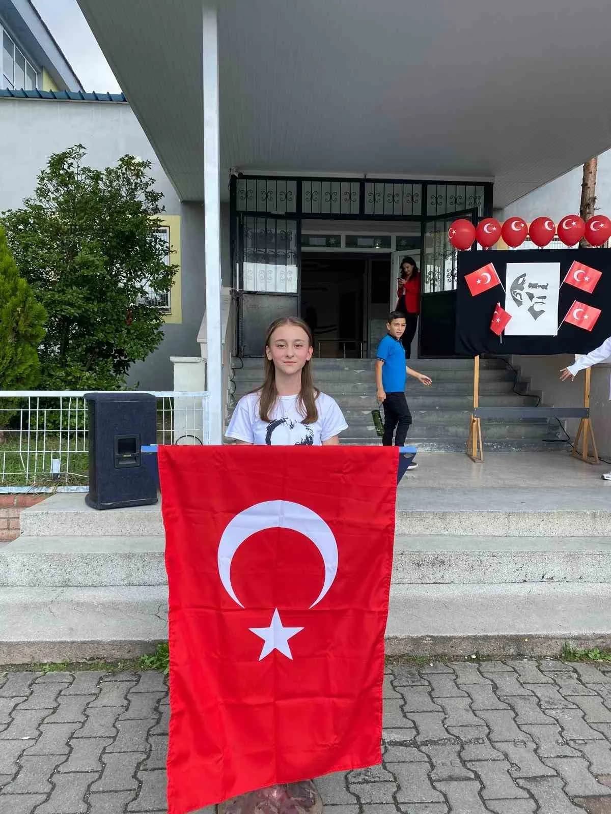 SÜLEYMAN DEMİREL ORTAOKULU’NDA CUMHURİYET’İN 103. YILI COŞKUYLA KUTLANDI