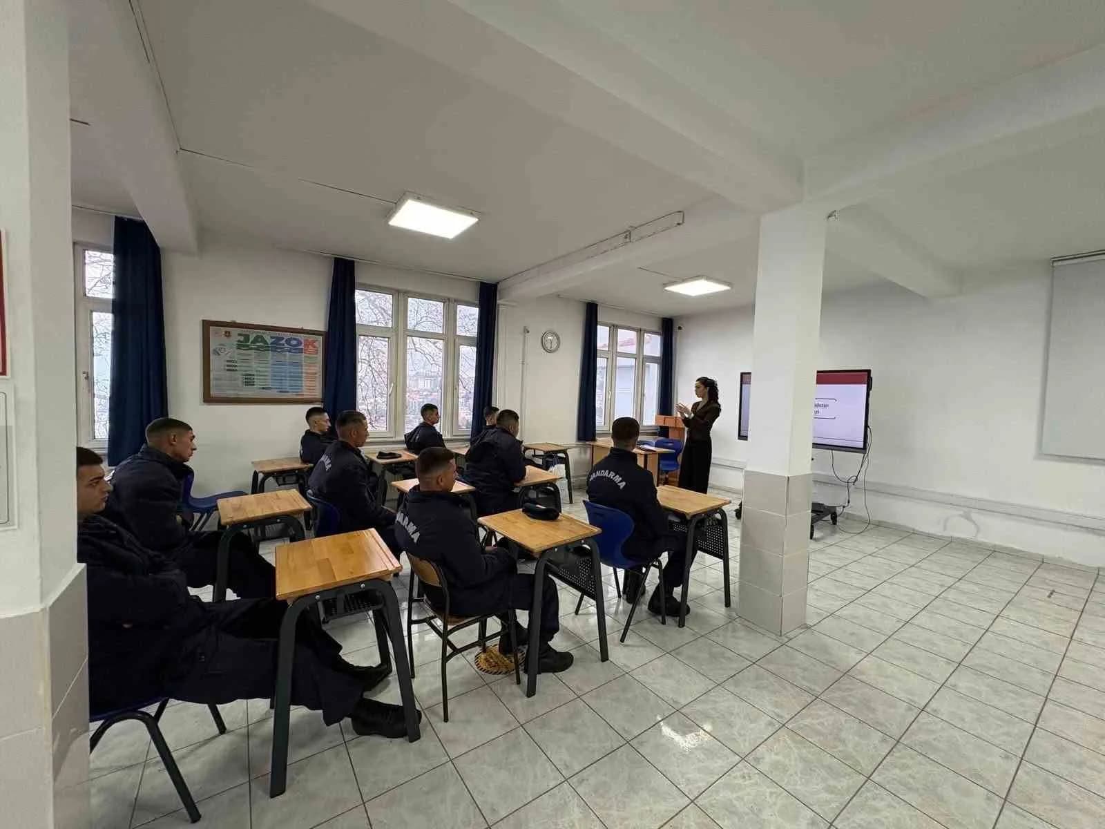 JANDARMA PERSONELİNE KADINA ŞİDDETLE MÜCADELE EĞİTİMİ