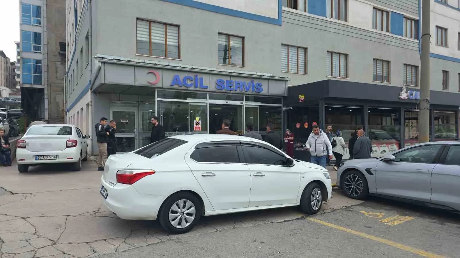 ZONGULDAK'IN KARADENİZ EREĞLİ İLÇESİNDE OKULDA RAHATSIZLANAN 9 YAŞINDAKİ İLKOKUL ÖĞRENCİSİ HASTANEDE HAYATINI KAYBETTİ.