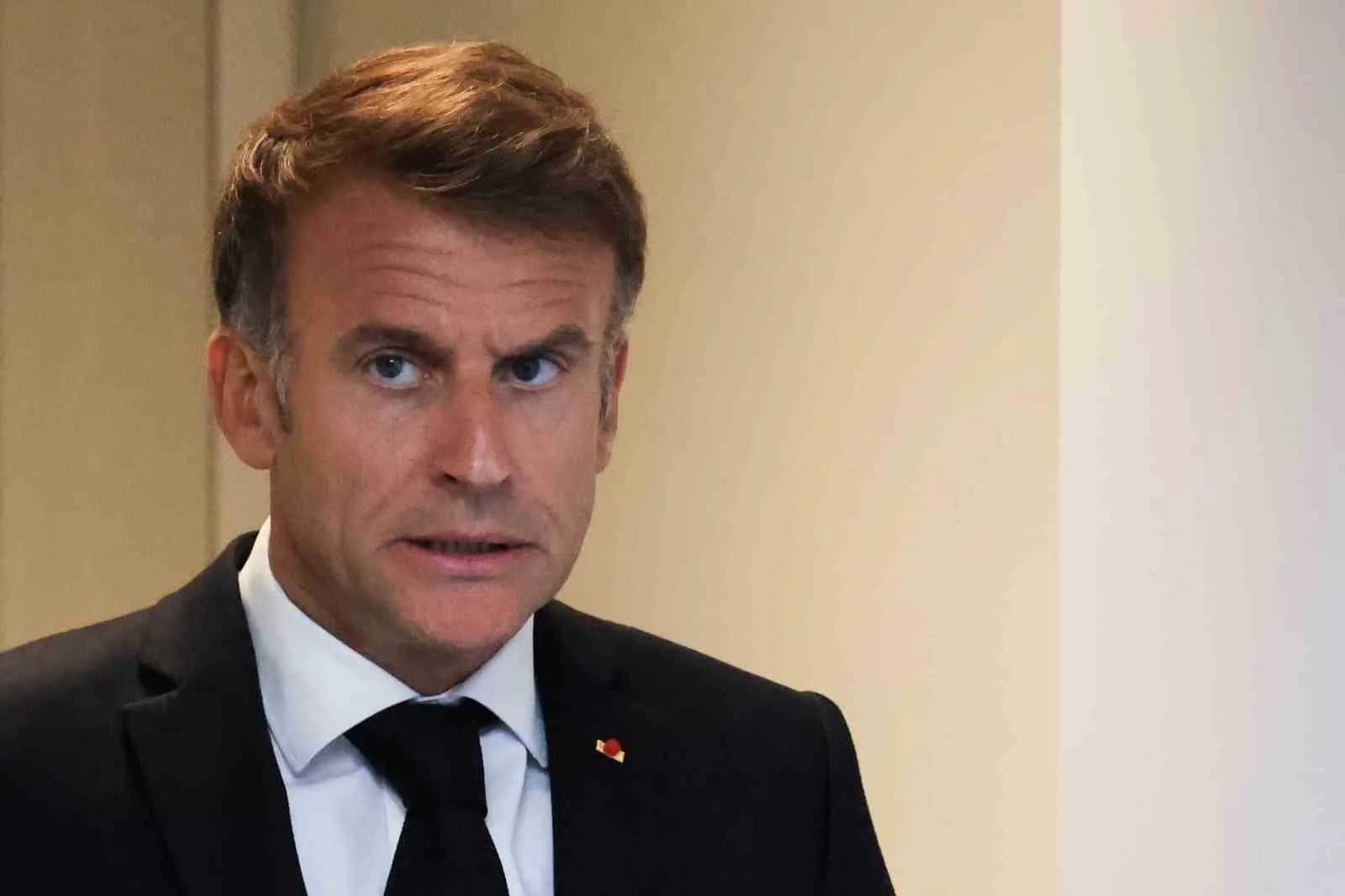 FRANSA CUMHURBAŞKANI EMMANUEL MACRON, ULUSA SESLENİŞ KONUŞMASINDA, "YIKANLAR BEDELİNİ ÖDEMELİ, YAĞMALAYANLAR VERDİKLERİ ZARARI KARŞILAMALI. CUMHURİYETİ YIKMAYA ÇALIŞANLAR BUNUN HESABINI VERMELİ" DEDİ.