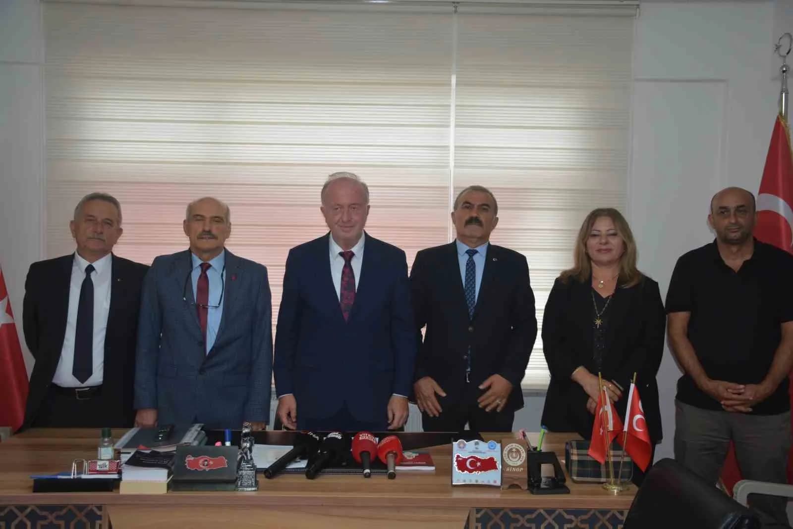 BİR GRUP AKADEMİSYEN TARAFINDAN HAZIRLANAN VE MHP GENEL MERKEZİ’NE DE ULAŞTIRILAN SİNOP TRAFİK RAPORU, MHP SİNOP İL BAŞKANI HİKMET ÇINAR TARAFINDAN KAMUOYUYLA PAYLAŞILDI. RAPORDA ÇEVRE YOLU, ALTERNATİF GİRİŞ-ÇIKIŞ GÜZERGÂHLARI, KATLI OTOPARK VE ELEKTRİKLİ RİNG HATLARI ÖNERİLDİ.