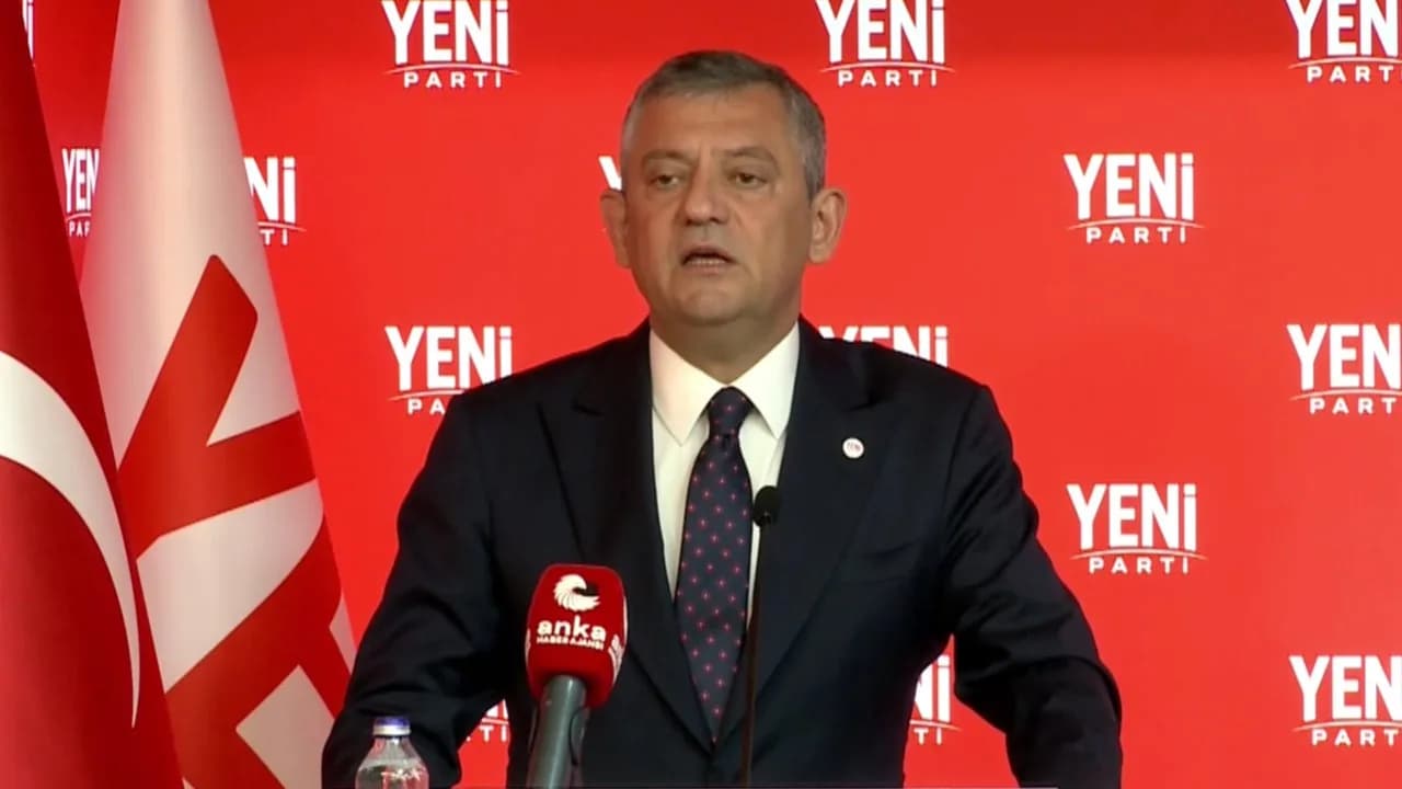 ÖZGÜR ÖZEL