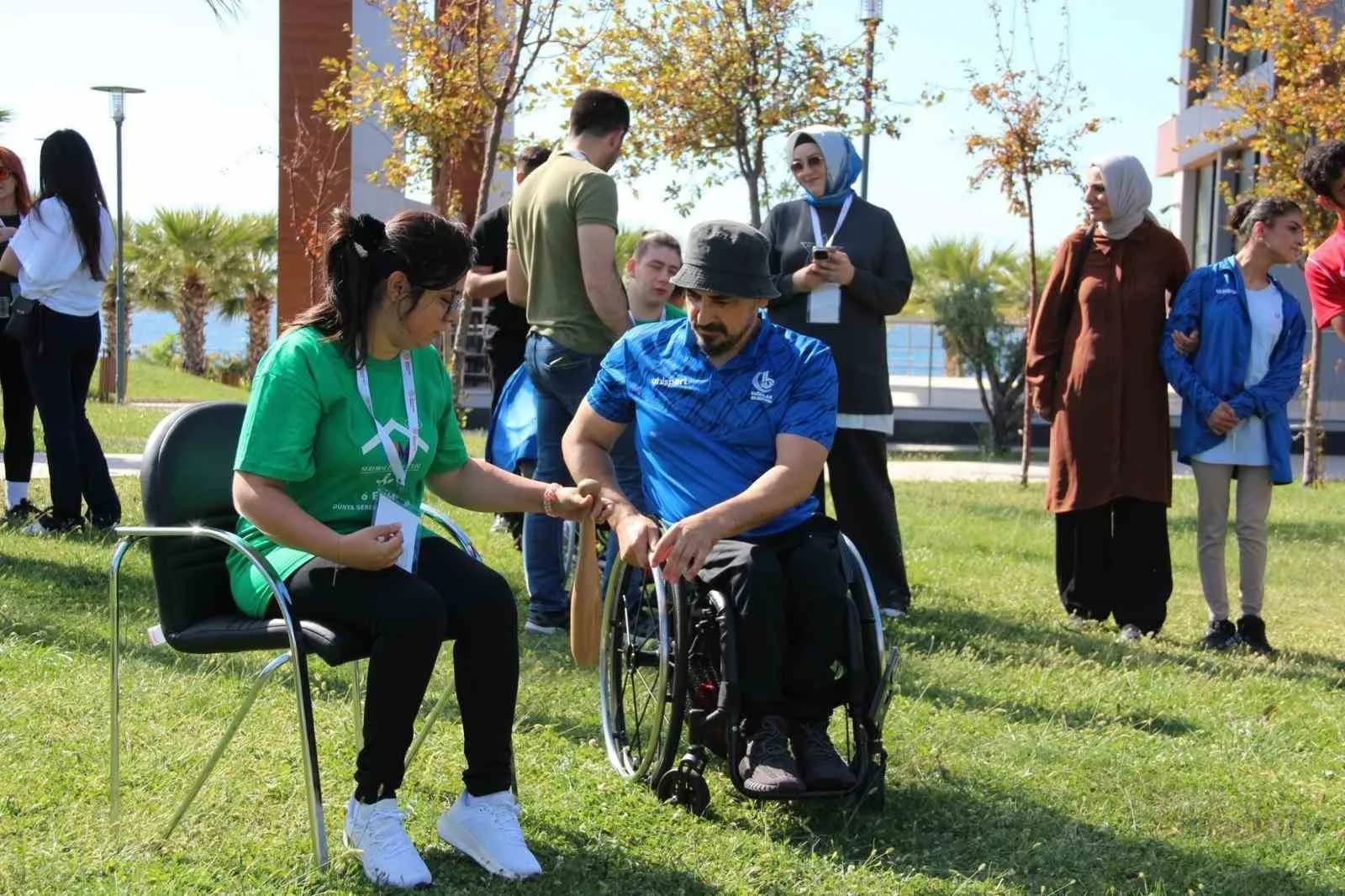 GENÇLİK MERKEZİNDEKİ SANATSAL/SPORTİF FAALİYETLERE KATILAN ÖZEL GENÇLER, EĞLENCELİ VAKİT GEÇİRDİ.
